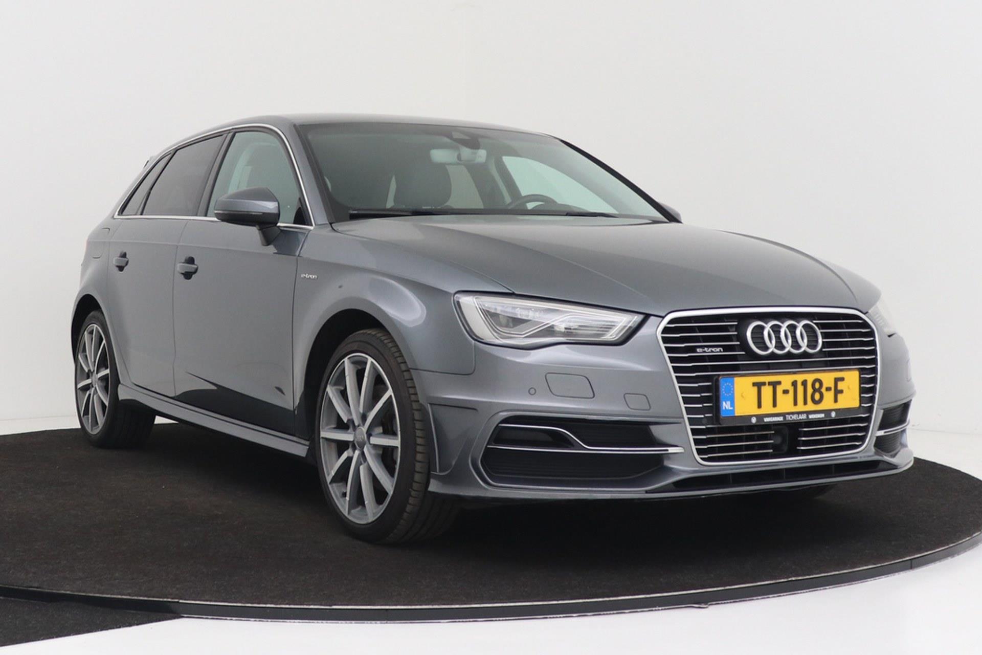 Audi A3 Sportback 1.4 e-tron PHEV Ambition Pro Line plus | Leer | Sportstoelen | Camera | Navigatie