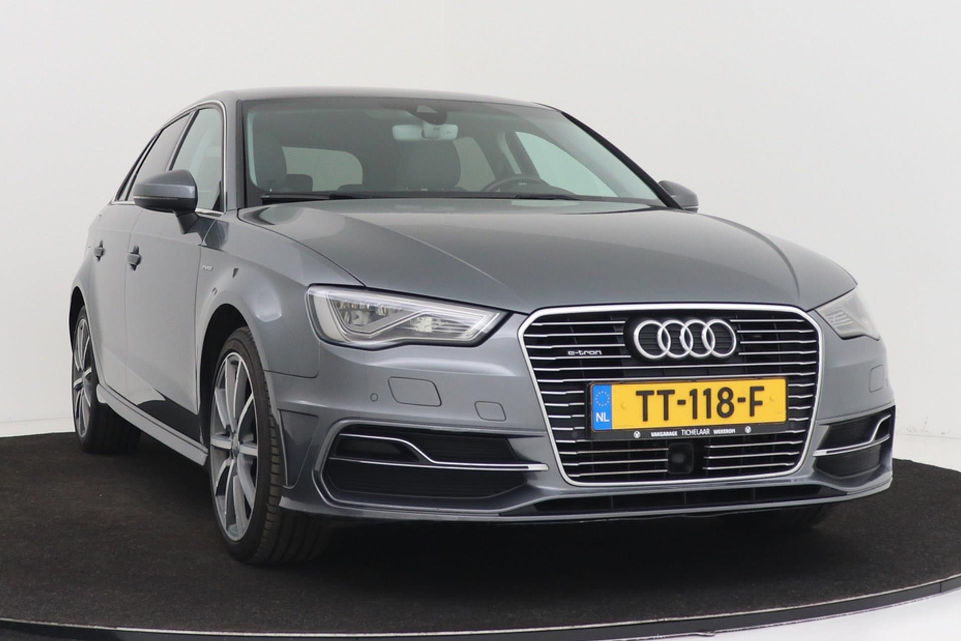 Audi A3 Sportback 1.4 e-tron PHEV Ambition Pro Line plus | Leer | Sportstoelen | Camera | Navigatie