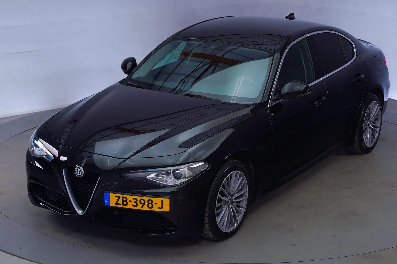 Alfa Romeo Giulia 2.0T 200pk Super Aut. [ Veloce-interieur Xenon Navi Leder ]