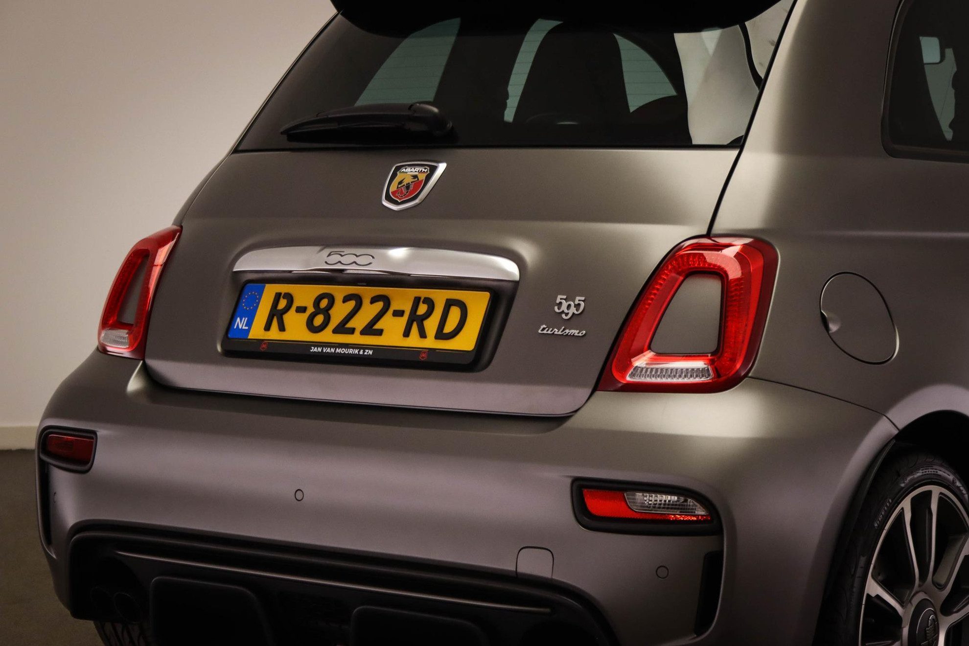 Abarth 500 1.4 T-Jet Abarth Turismo | LEDER | CLIMA | UCONNECT | NAVI | DAB | PDC | 17″