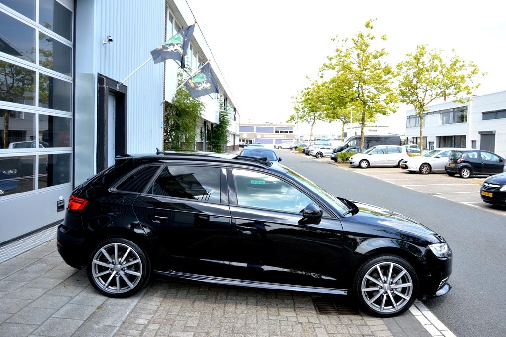 Audi A3 Sportback 40 e-tron 204PK LED/CAM/S18/NAVI/LEER/PANO