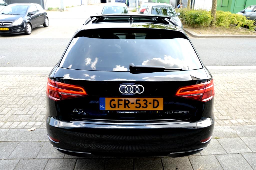 Audi A3 Sportback 40 e-tron 204PK LED/CAM/S18/NAVI/LEER/PANO