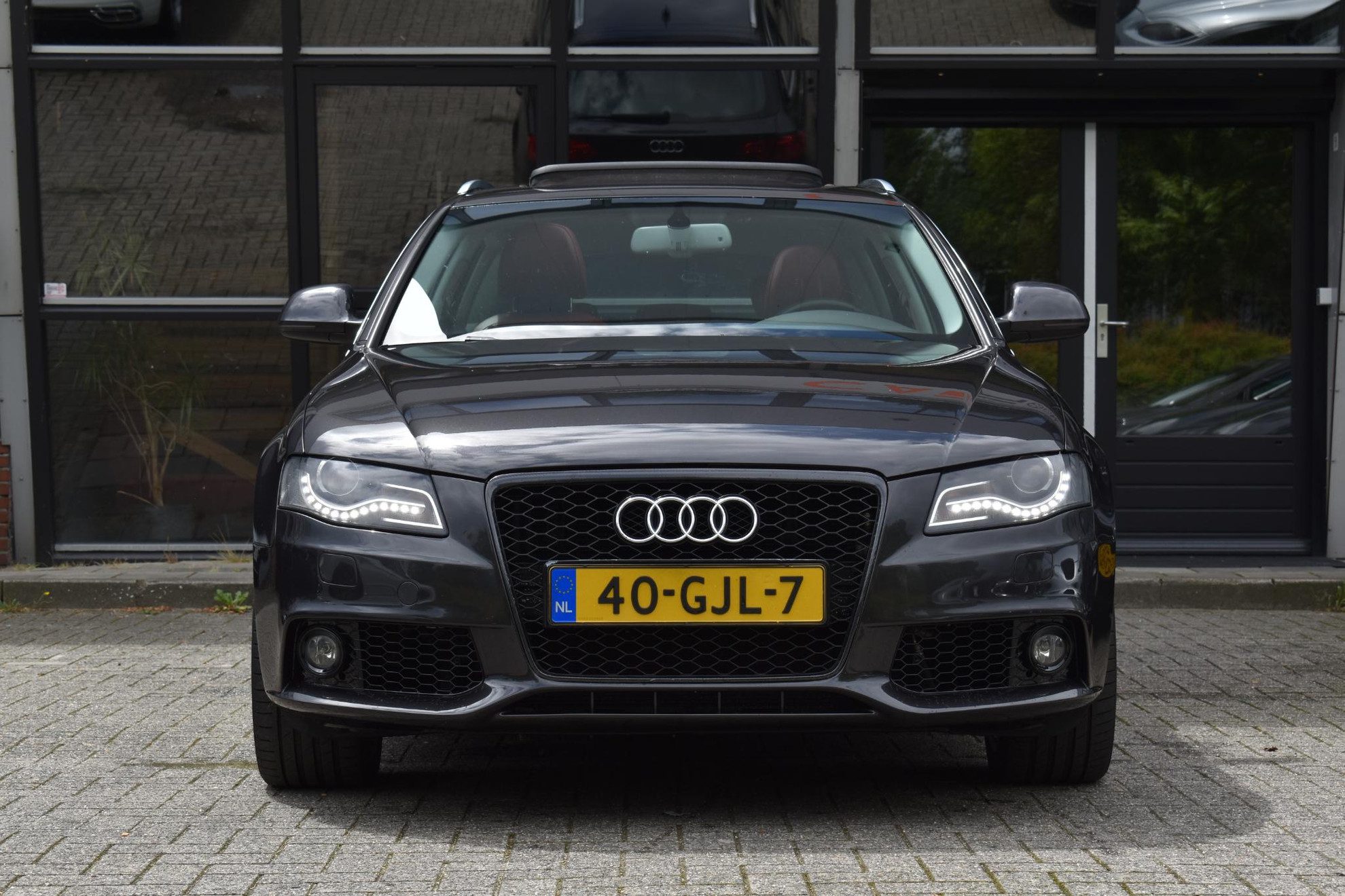 Audi A4 Avant 3.2 FSI quattro Pro Line Pano Voorzien van nieuwe motor