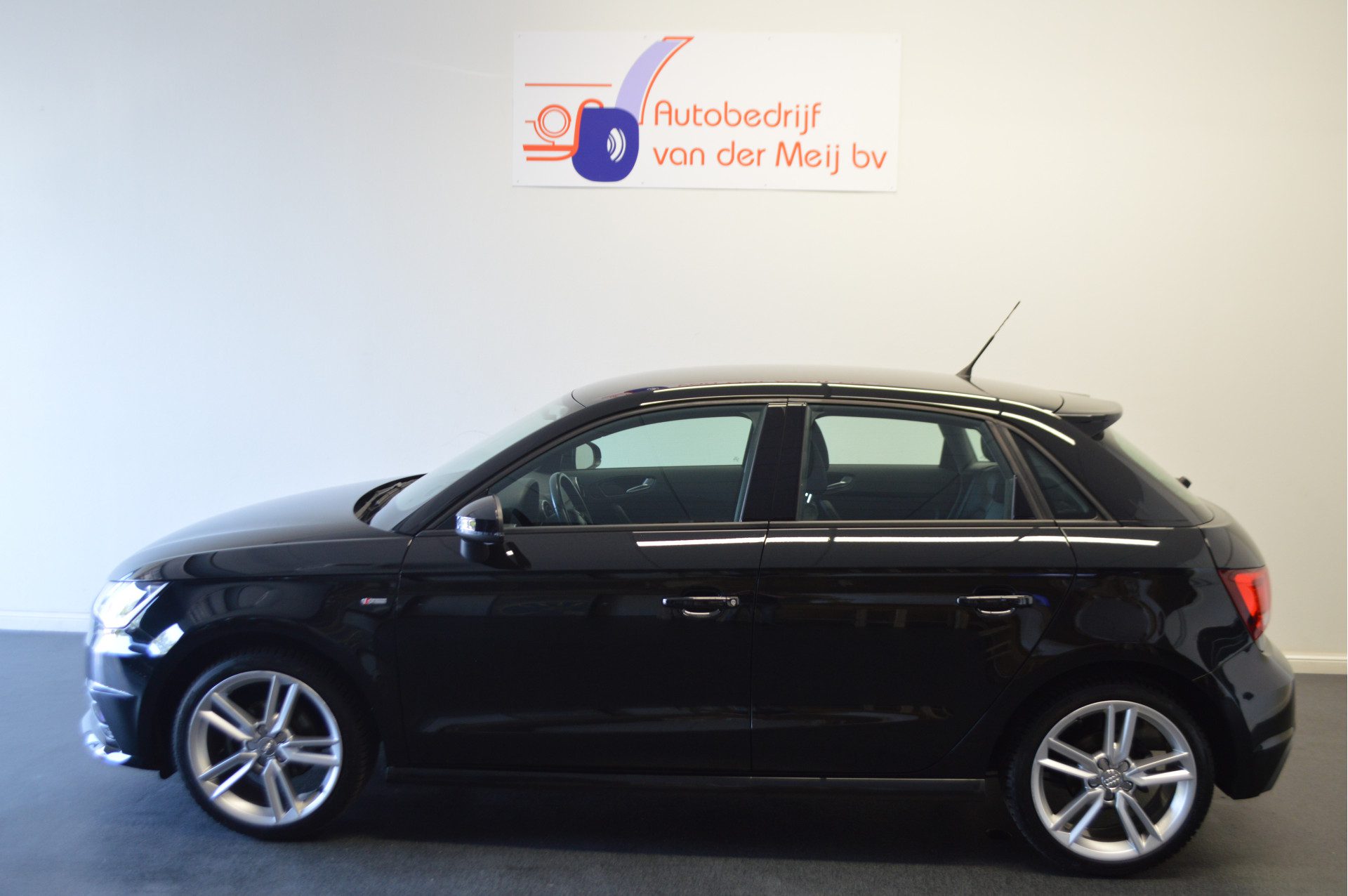 Audi A1 Sportback 1.0 TFSI Adrenalin S-Line , NAVI , CR CONTR , MISTL V , AIRCO ,  LMV17 ,