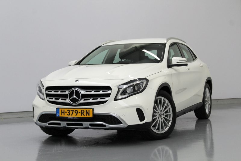 Mercedes-Benz GLA 180 123PK, AUTOMAAT | LEER | NAVIGATIE | CRUISE CONTROLE | TREKHAAK | CARPLAY