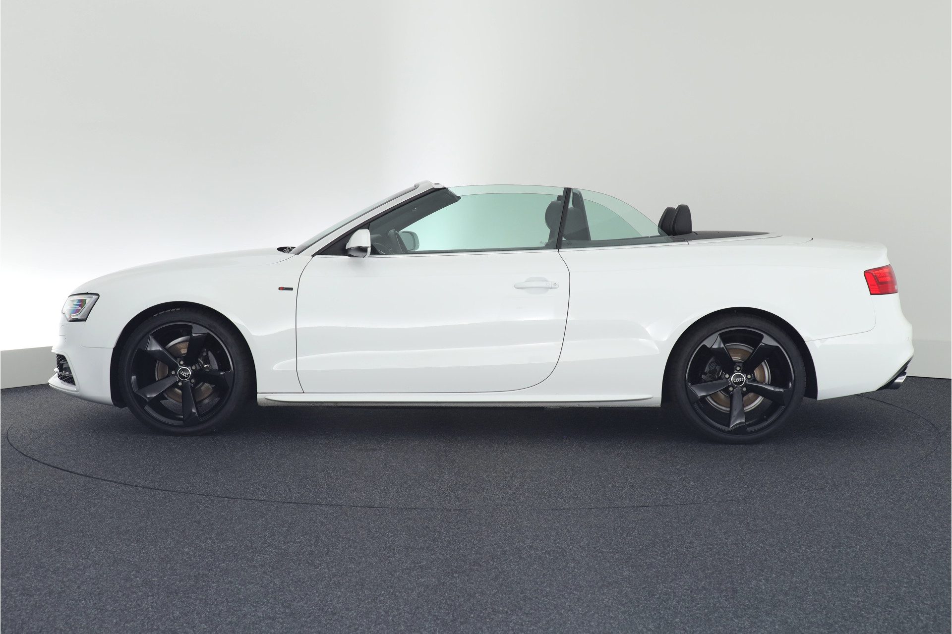 Audi A5 Cabriolet 2.0 TFSI 211pk S-tronic quattro 2x S-Line Nekverwarming Stoelverwarming Keyless Xenon Leder Navigatie