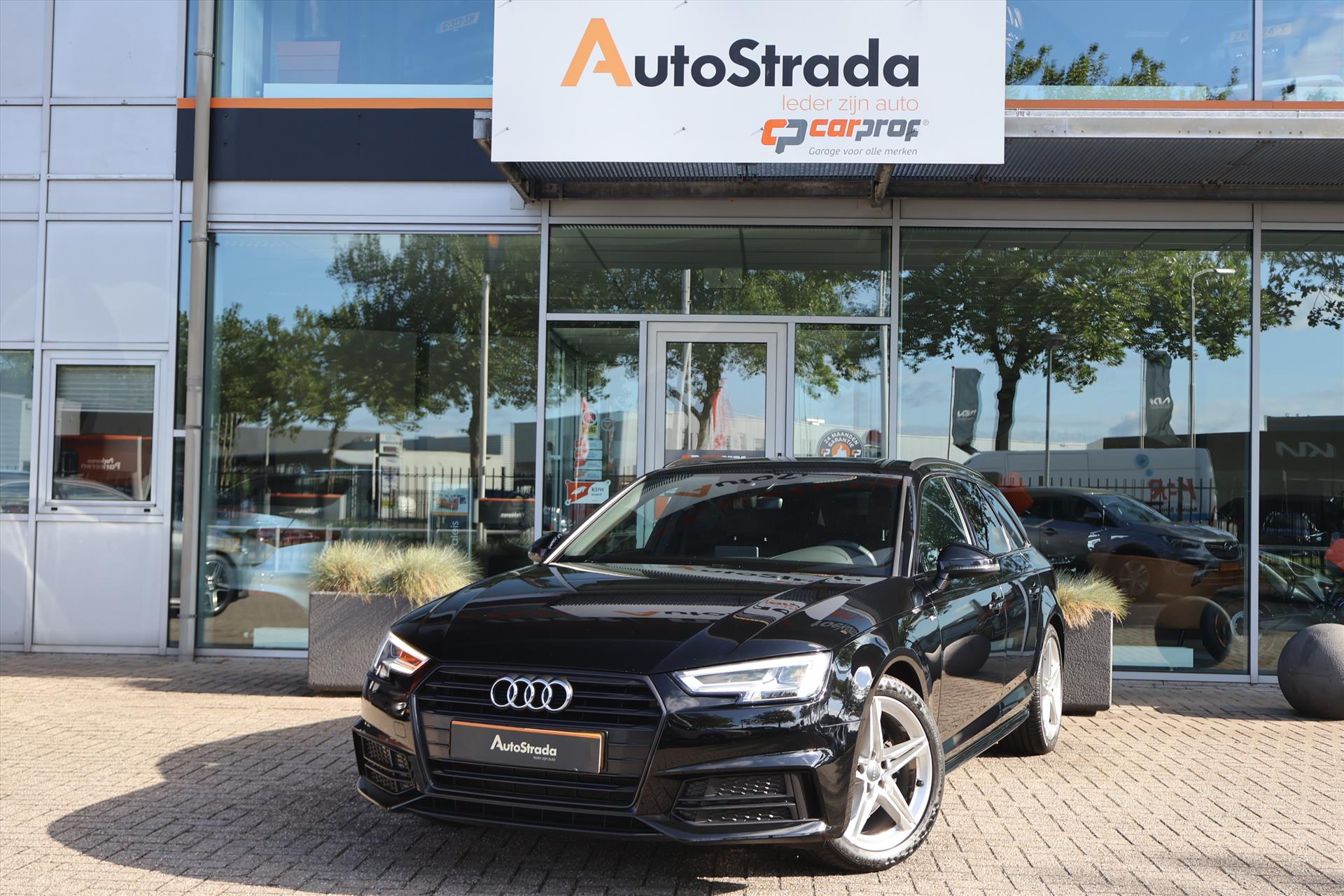 Audi A4 Avant 1.4 TFS S-Line Black Edition 150pk | Keyless Go | Bluetooth | Elektrische kofferklep | Navi