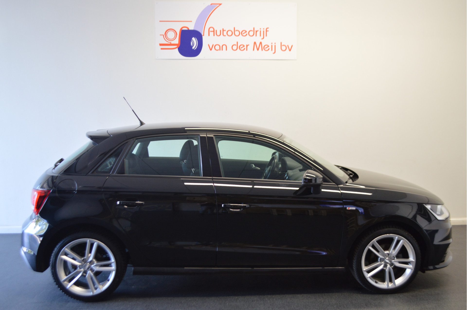 Audi A1 Sportback 1.0 TFSI Adrenalin S-Line , NAVI , CR CONTR , MISTL V , AIRCO ,  LMV17 ,