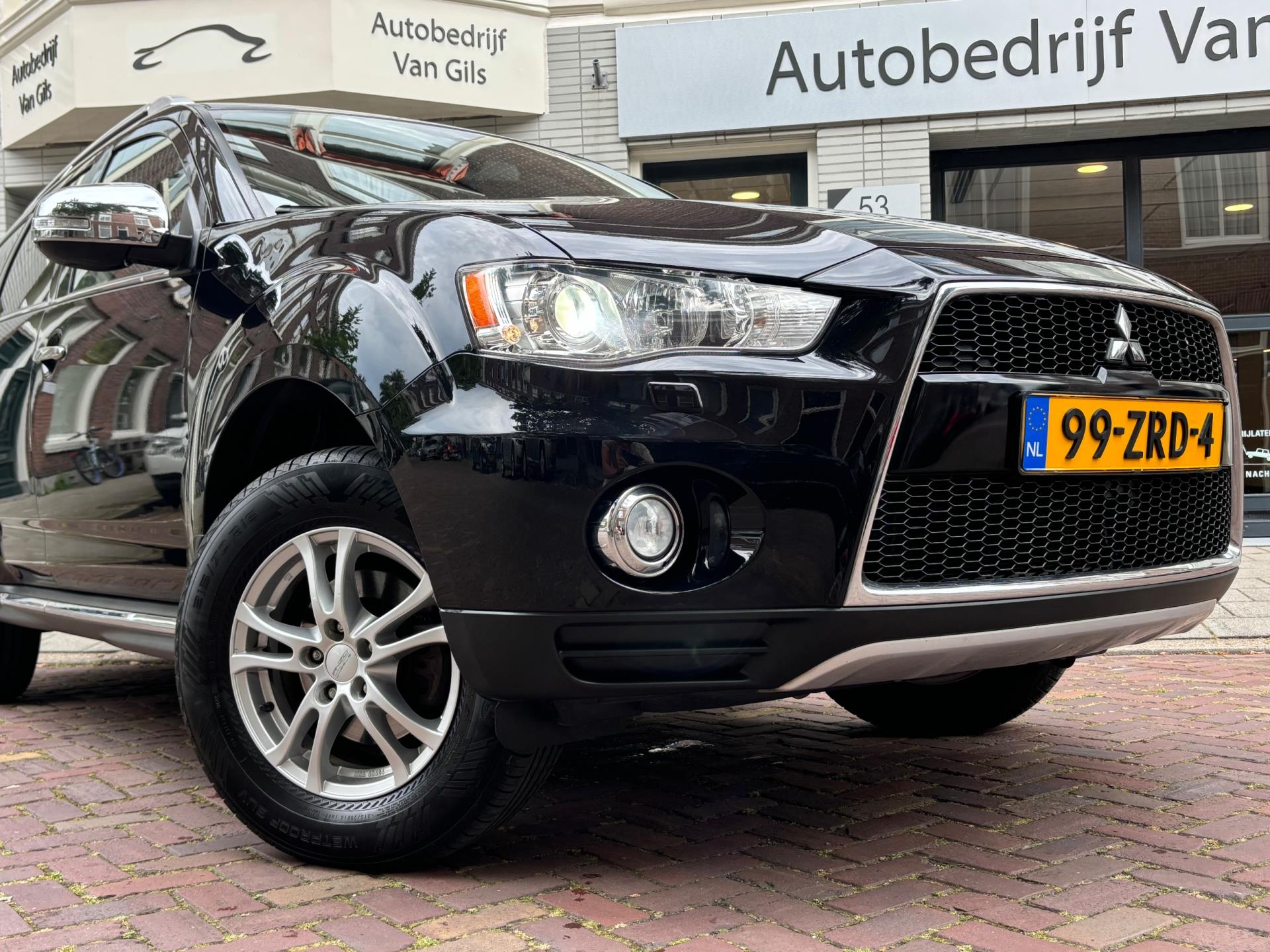 Mitsubishi Outlander 2.0 Edition One | AUTOMAAT | AIRCO | XENON | CAMERA | NAVIGATIE | TREKHAAK |