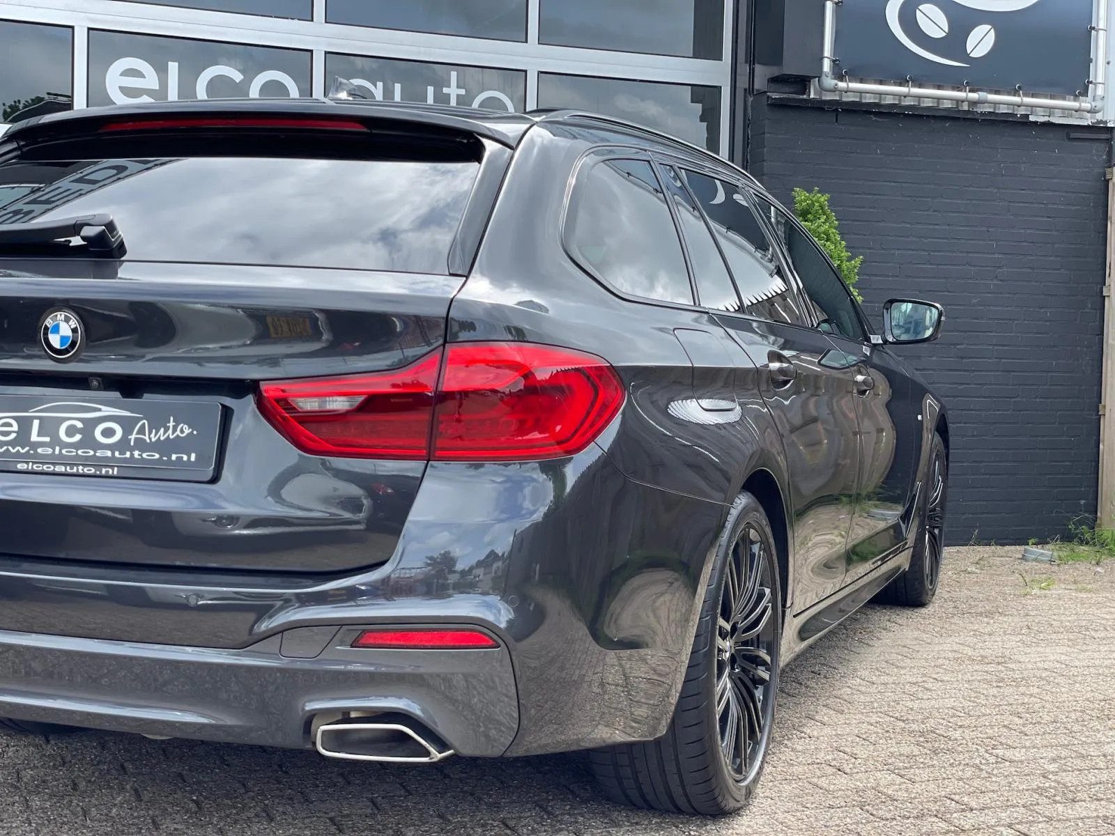 BMW 5 Serie Touring 530i xDrive M-Sport / Pano / Acc / Lucht.V