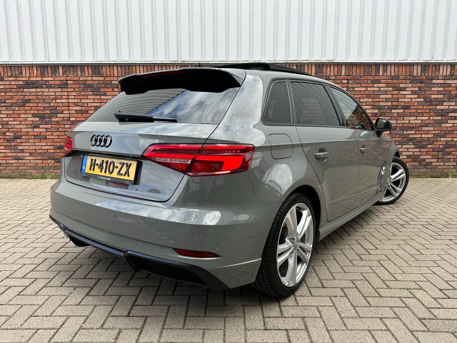 Audi A3 Sportback 35 TFSI CoD Advance Sport S-Line|Pano|