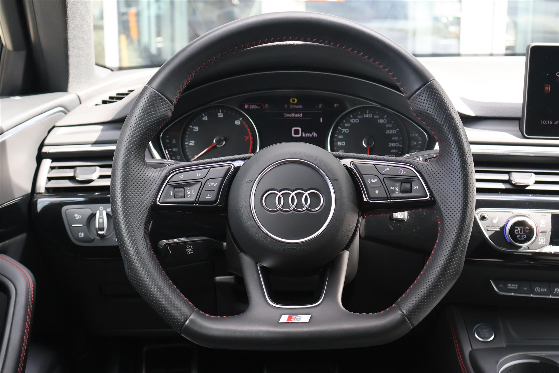 Audi A4 Avant 1.4 TFS S-Line Black Edition 150pk | Keyless Go | Bluetooth | Elektrische kofferklep | Navi