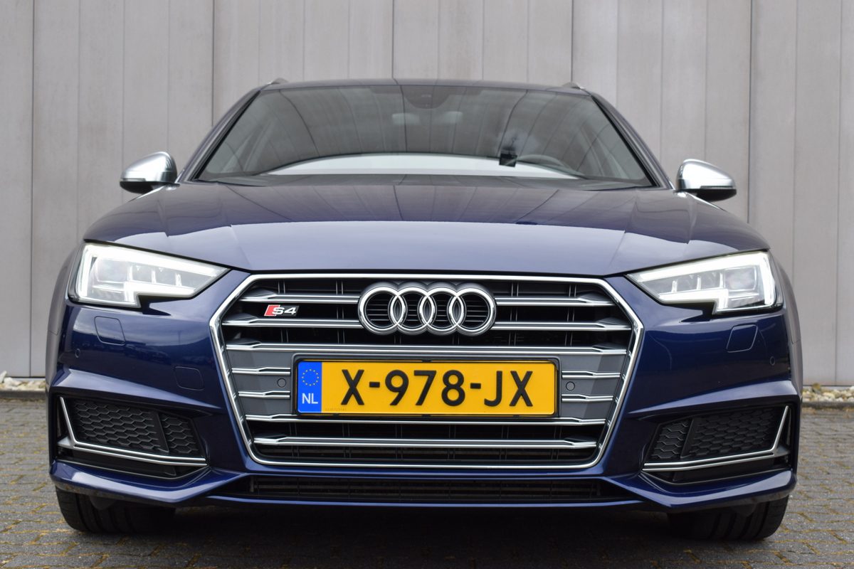 Audi A4 Avant 3.0 TFSi 354pk S4 Quattro Pro Line Plus LED | Virtual | Carplay | Leder/Alcantara | Camera | Dealer Onderhouden!!