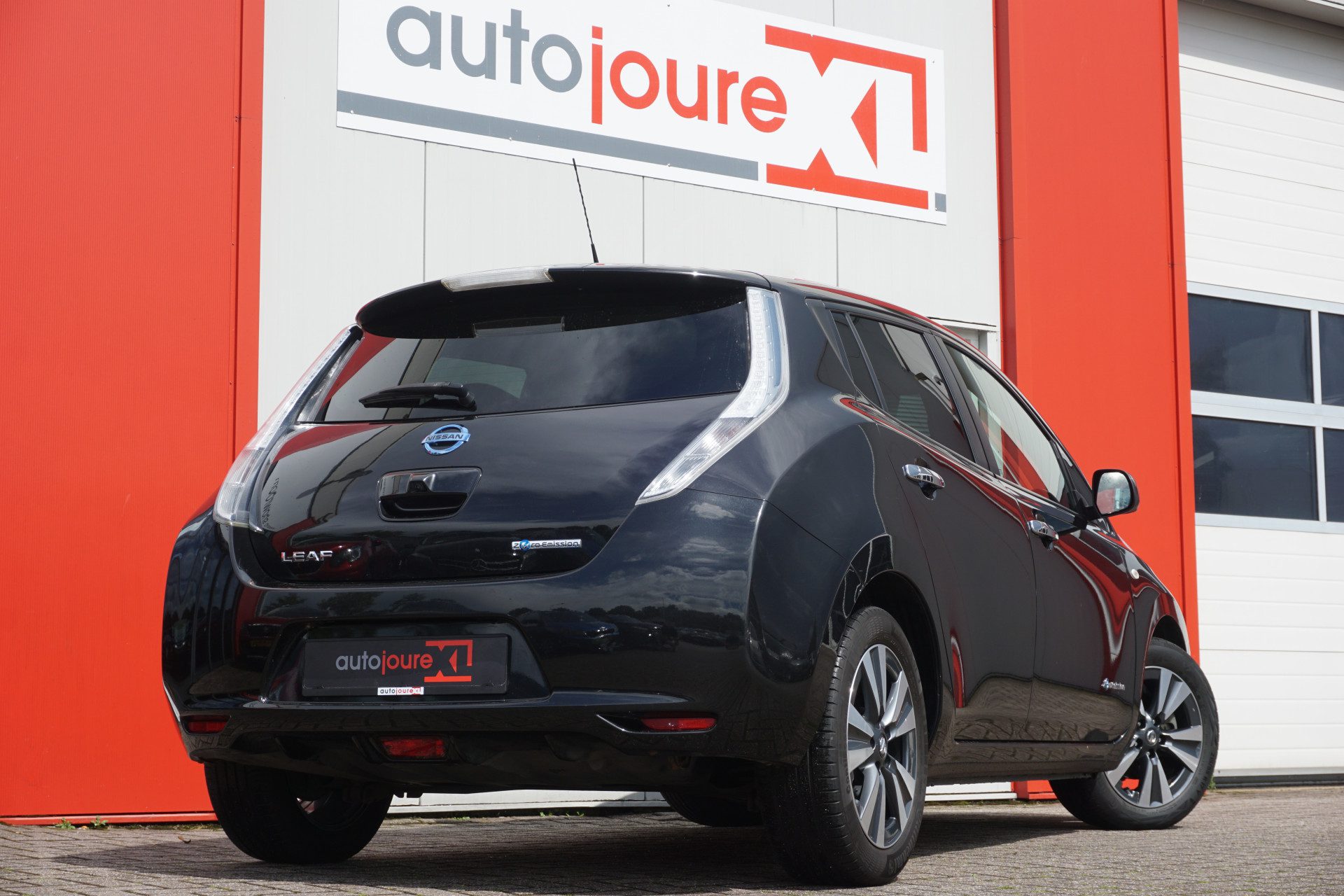 Nissan Leaf Tekna 30 kWh | € 6.450,- Na Subsidie | 360° Camera | Leder | Bose | Origineel NL |