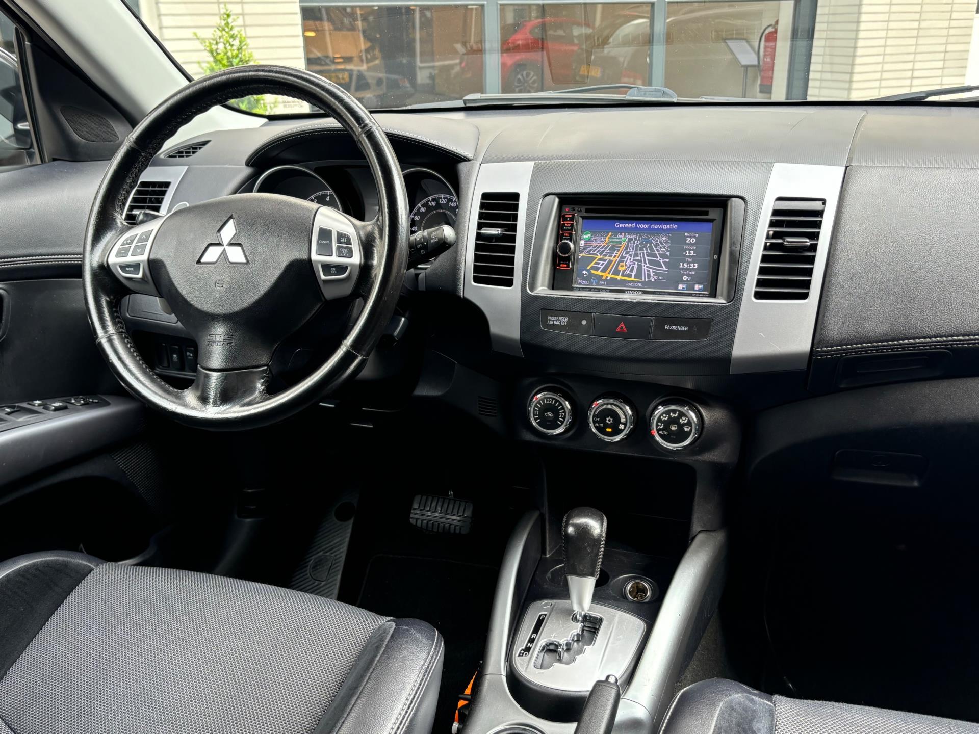 Mitsubishi Outlander 2.0 Edition One | AUTOMAAT | AIRCO | XENON | CAMERA | NAVIGATIE | TREKHAAK |