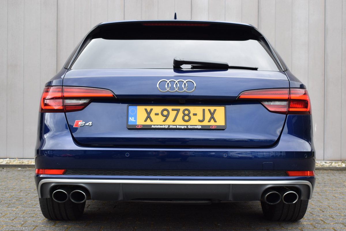 Audi A4 Avant 3.0 TFSi 354pk S4 Quattro Pro Line Plus LED | Virtual | Carplay | Leder/Alcantara | Camera | Dealer Onderhouden!!