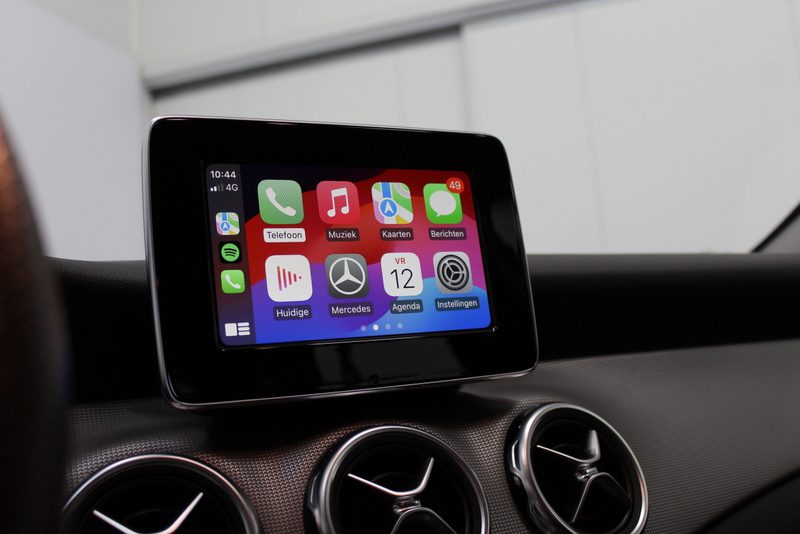 Mercedes-Benz GLA 180 123PK, AUTOMAAT | LEER | NAVIGATIE | CRUISE CONTROLE | TREKHAAK | CARPLAY