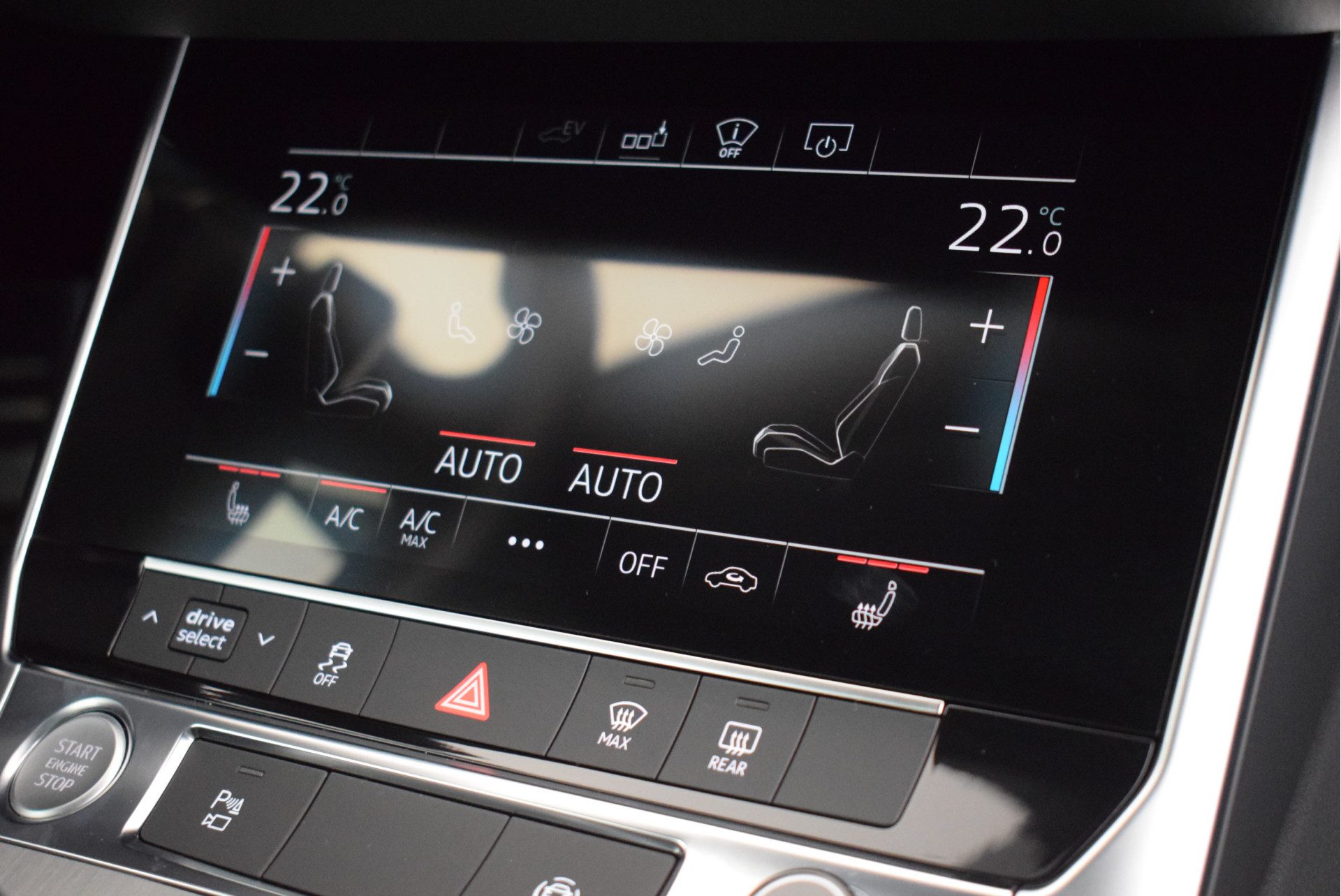 Audi A6 Avant 55 TFSI e 368pk quattro Competition Head-Up Matrix Led 360Camera Stoelverwarming Panoramadak Virtual Cockpit Navigatie