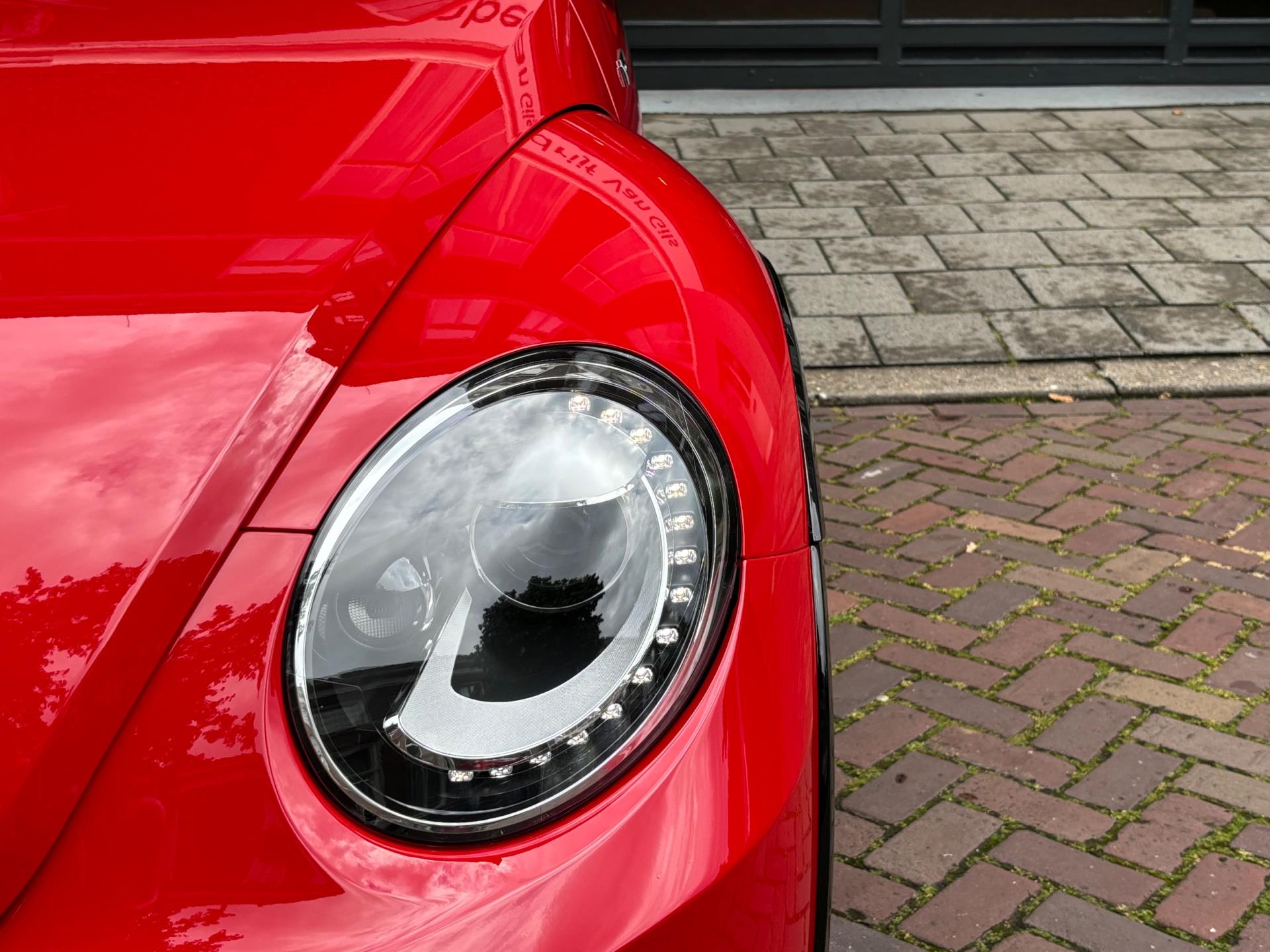 Volkswagen Beetle Cabriolet 1.4 TSI SPECIAL EDITION BlueMotion | AIRCO | LEDER | NAVIGATIE | LMV 20 | CAMERA | PDC | LED |