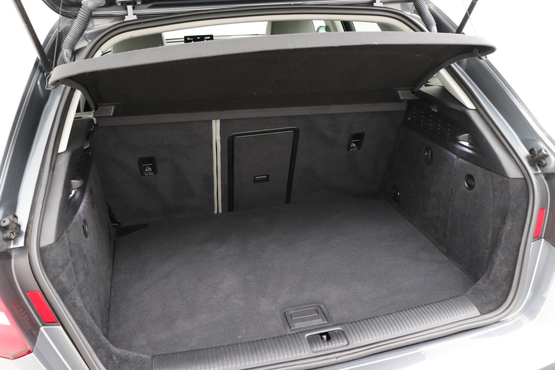 Audi A3 Sportback 1.4 e-tron PHEV Ambition Pro Line plus | Leer | Sportstoelen | Camera | Navigatie