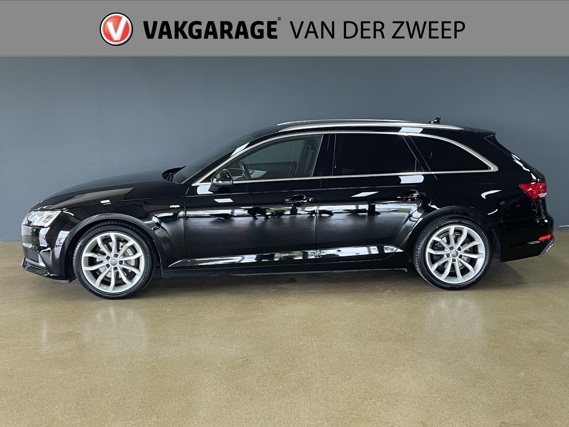 Audi A4 Avant 40 TDI quattro Sport S Line Black edition