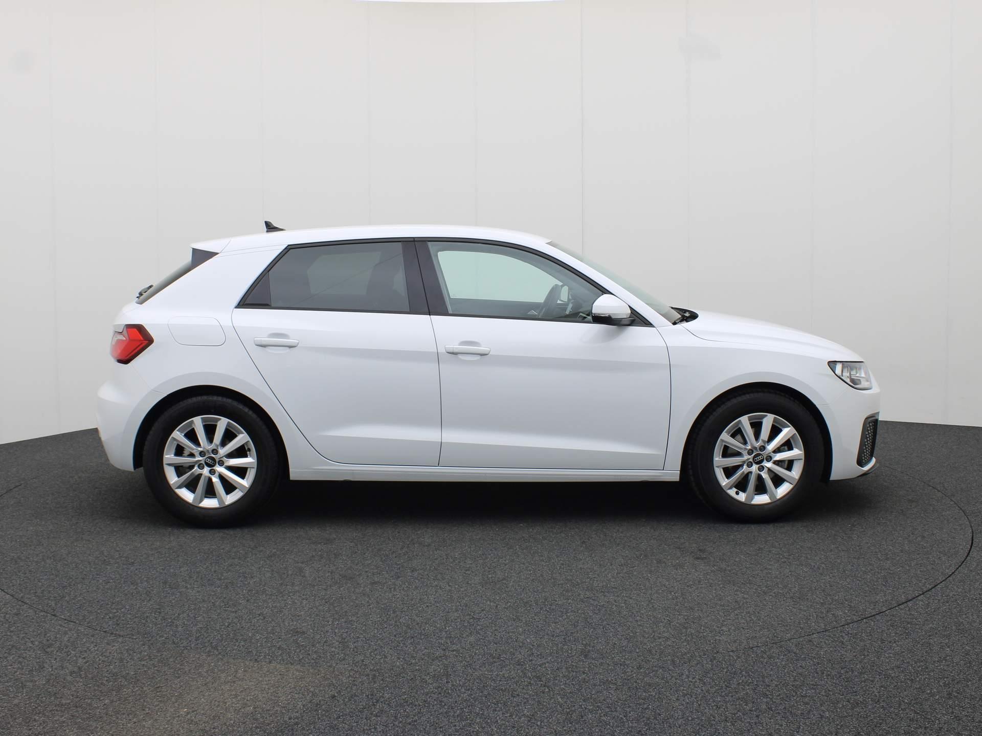 Audi A1 Sportback 30 TFSI/110PK Pro Line · Navigatie · Lane assist · 17″LM