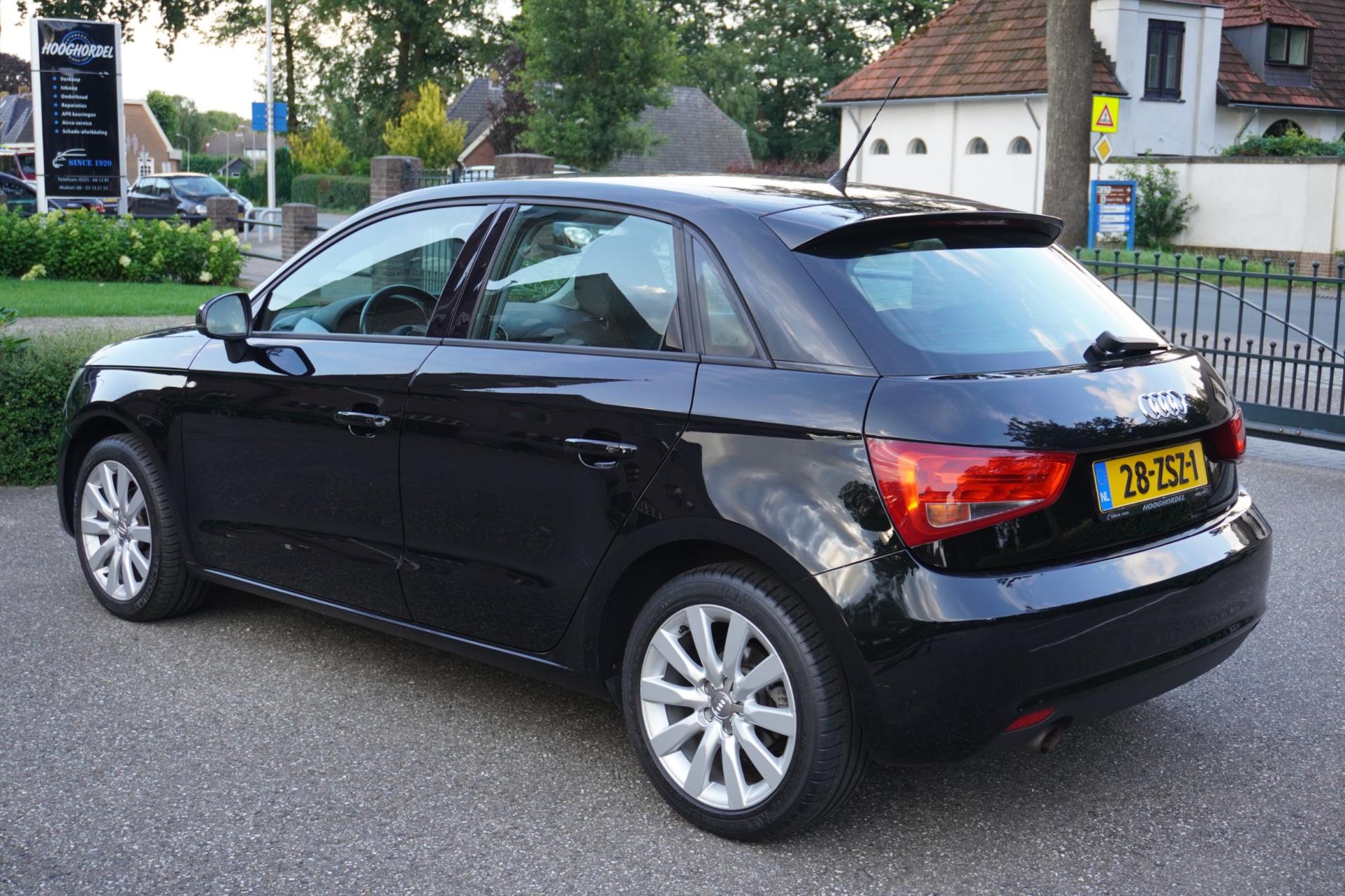 Audi A1 Sportback 1.2 TFSI Connect 5Drs Airco Navi Lm Velgen