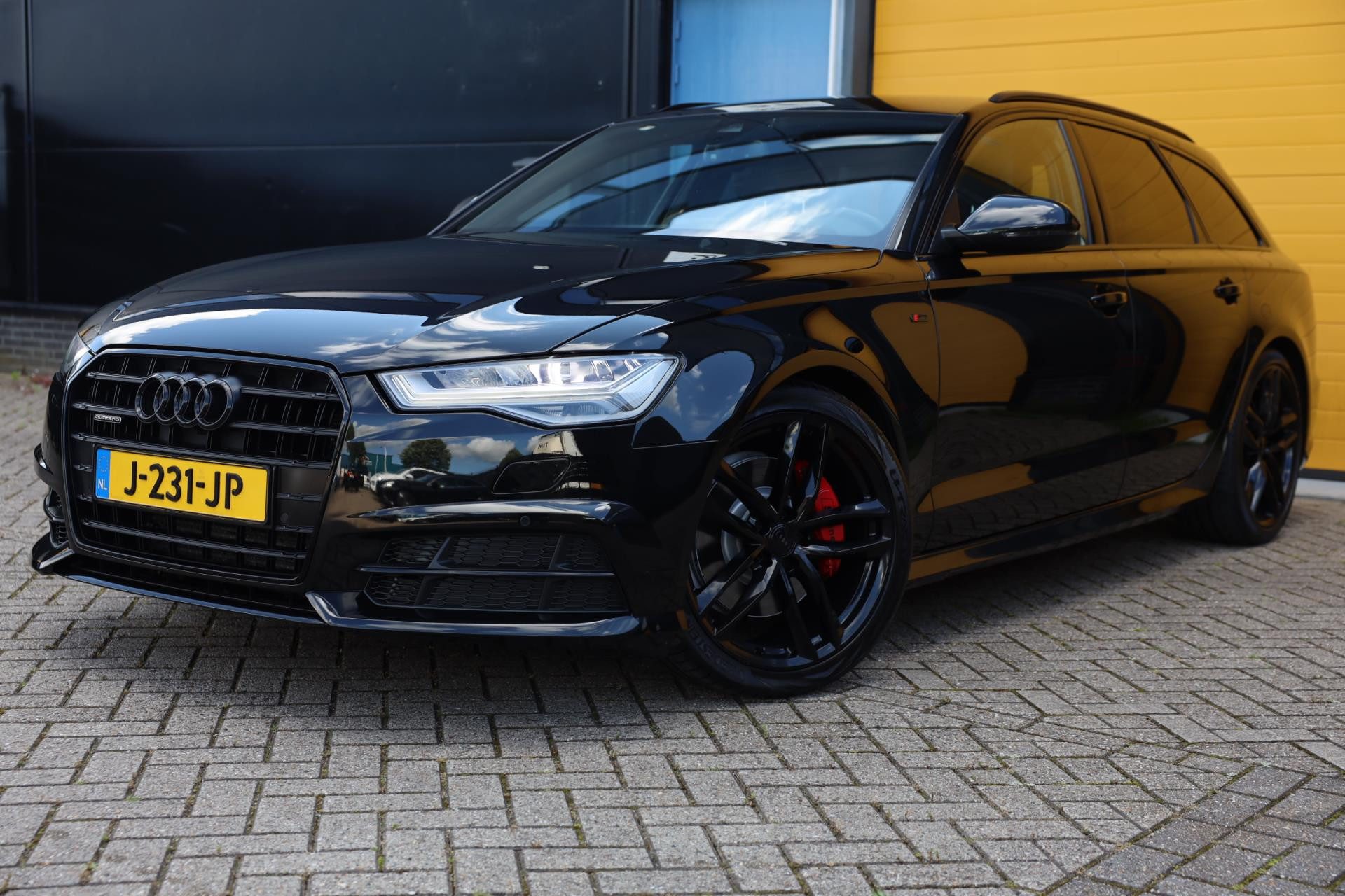 Audi A6 Avant 2.0 TFSI Quattro S Line / 252 PK / AUT / Navi / Airco / Camera / Lane Assist / Cruise Control / Allu Velge