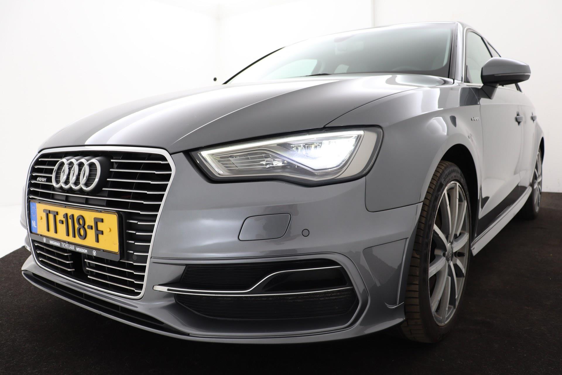 Audi A3 Sportback 1.4 e-tron PHEV Ambition Pro Line plus | Leer | Sportstoelen | Camera | Navigatie