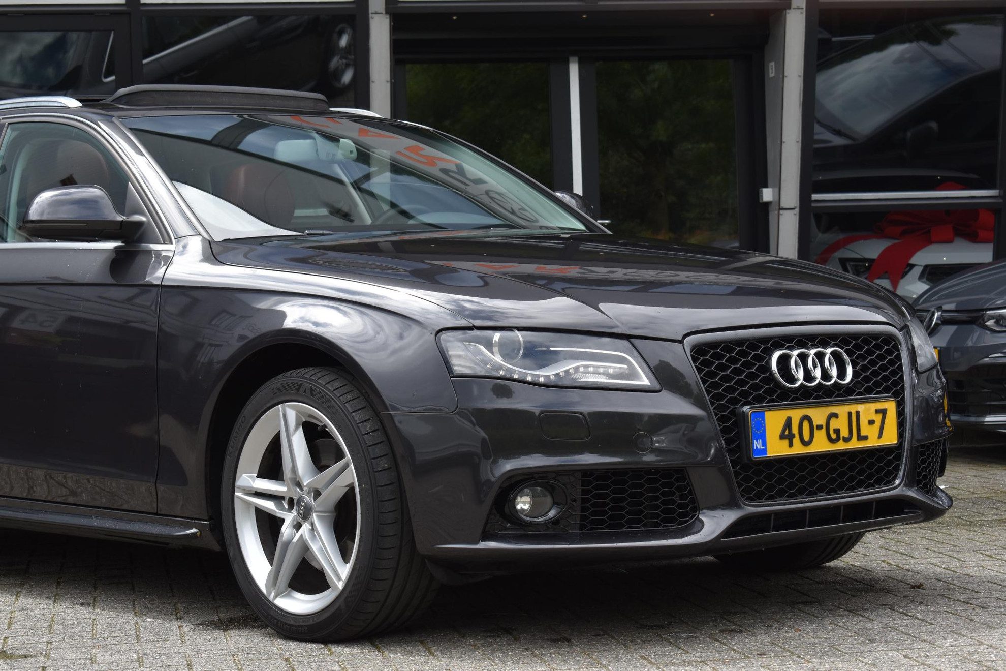 Audi A4 Avant 3.2 FSI quattro Pro Line Pano Voorzien van nieuwe motor