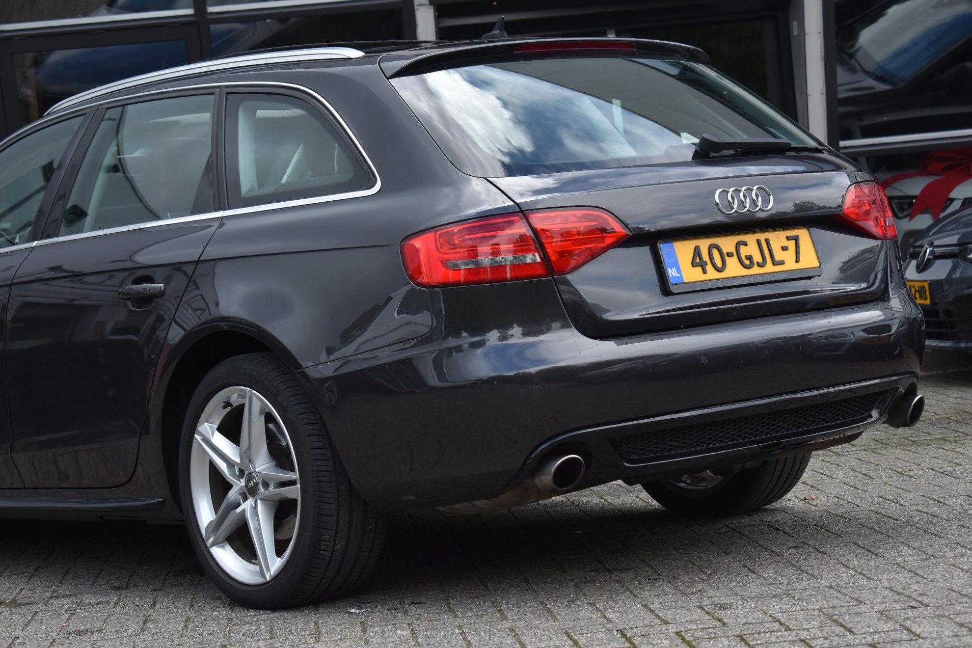 Audi A4 Avant 3.2 FSI quattro Pro Line Pano Voorzien van nieuwe motor