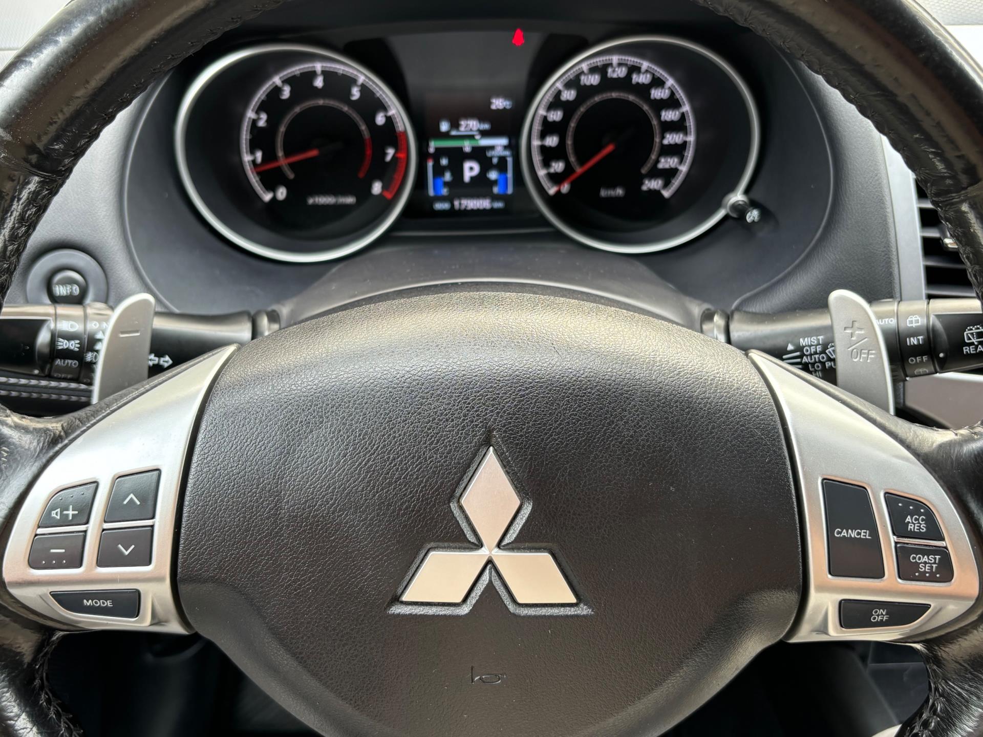 Mitsubishi Outlander 2.0 Edition One | AUTOMAAT | AIRCO | XENON | CAMERA | NAVIGATIE | TREKHAAK |