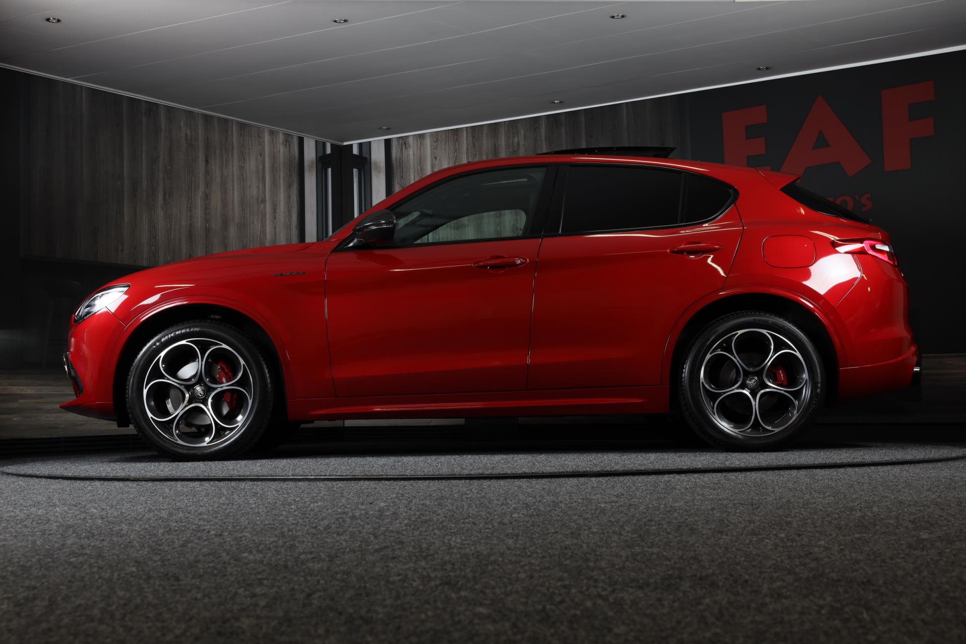 Alfa Romeo STELVIO 2.0 T AWD B-Tech Business Edition / FACELIFT / 280 PK / Navi / Acc / Leder / Memory / Lane Assist / Dode Hoek