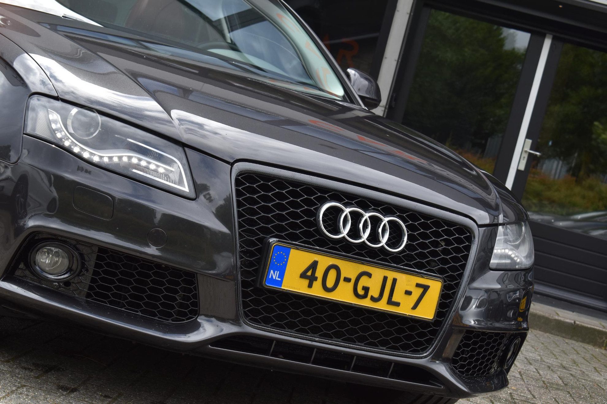 Audi A4 Avant 3.2 FSI quattro Pro Line Pano Voorzien van nieuwe motor