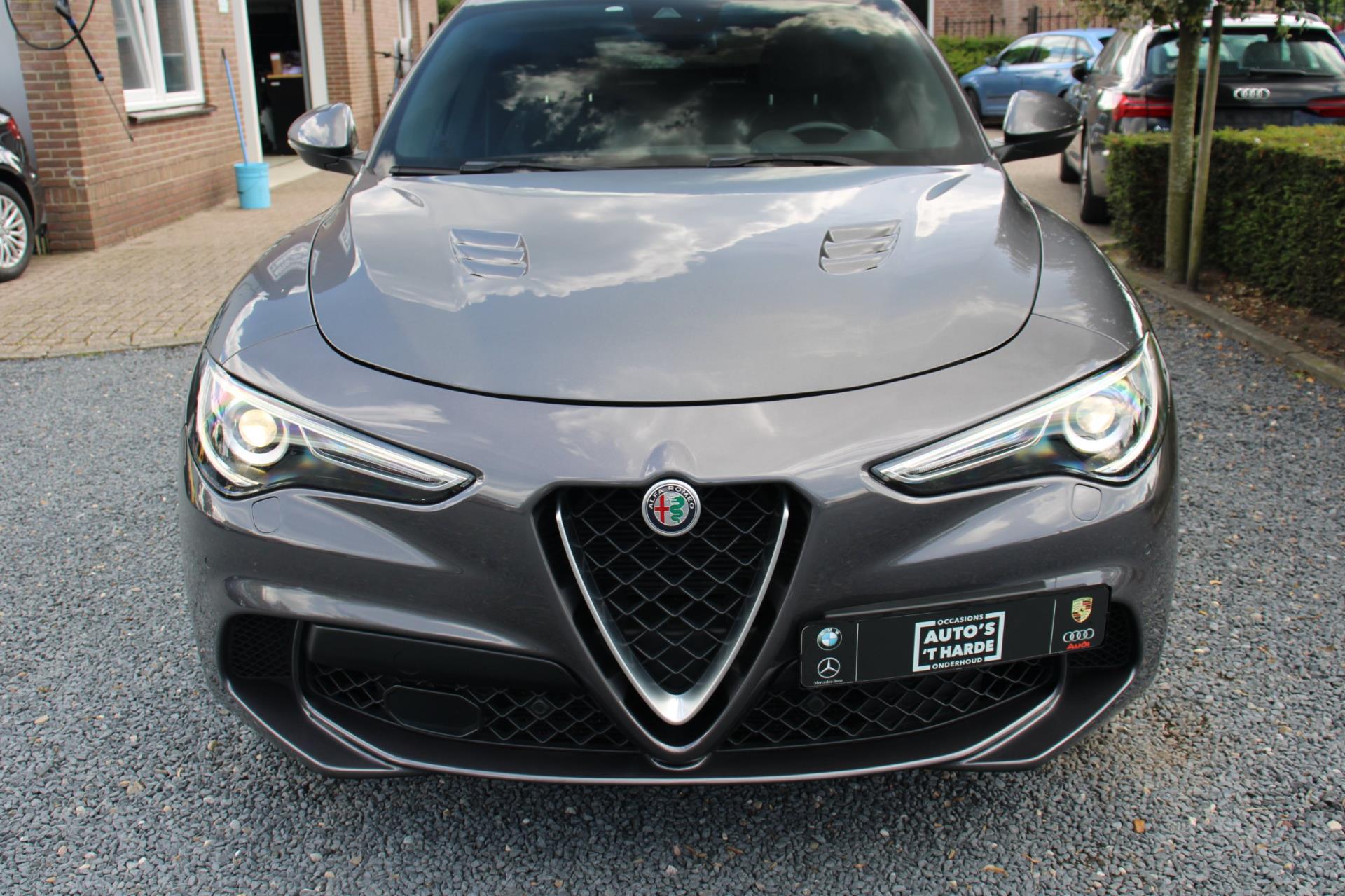 Alfa Romeo Stelvio 2.9 V6 AWD Quadrifoglio 510 PK ACC Carbon Harman Kardon 20”