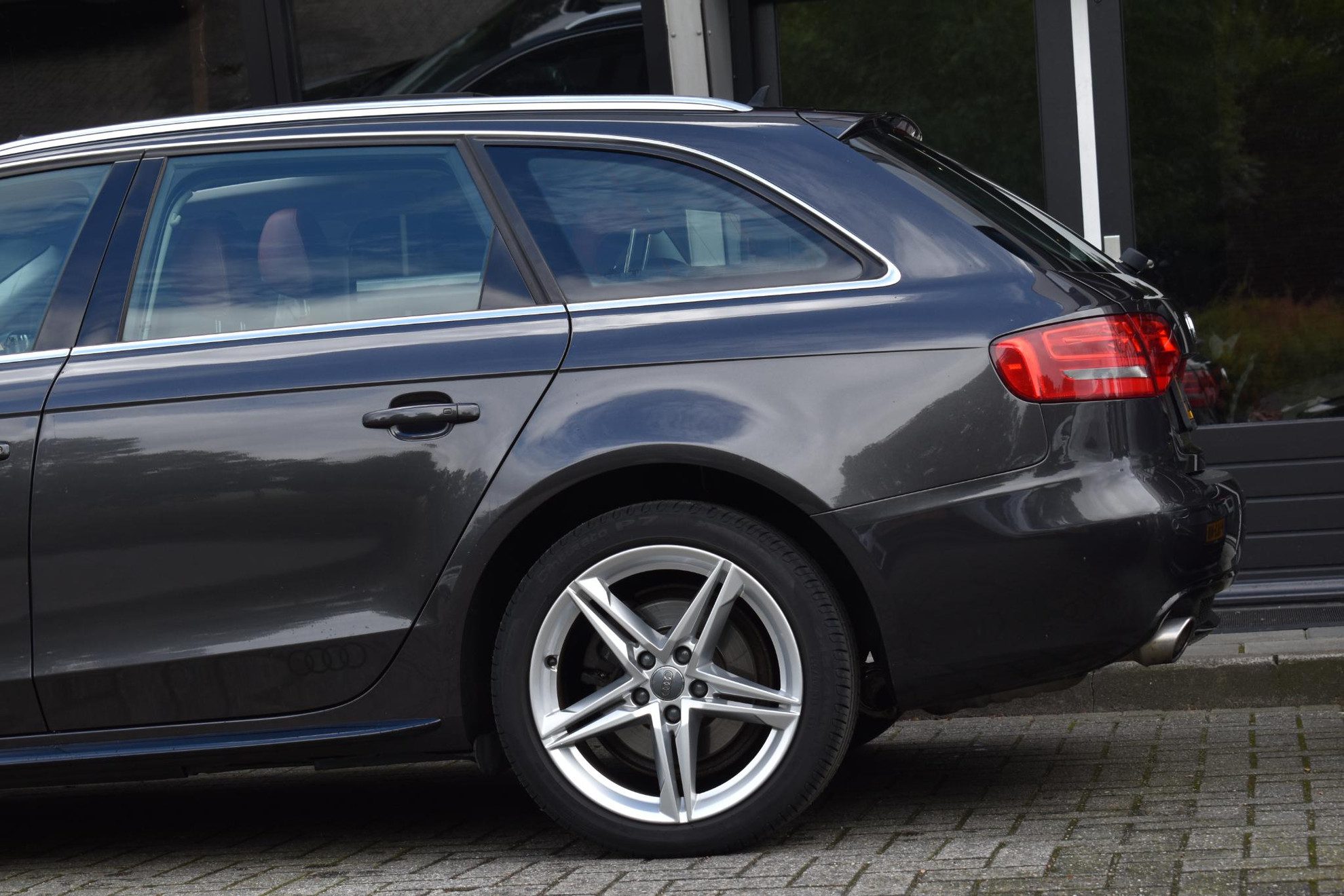 Audi A4 Avant 3.2 FSI quattro Pro Line Pano Voorzien van nieuwe motor