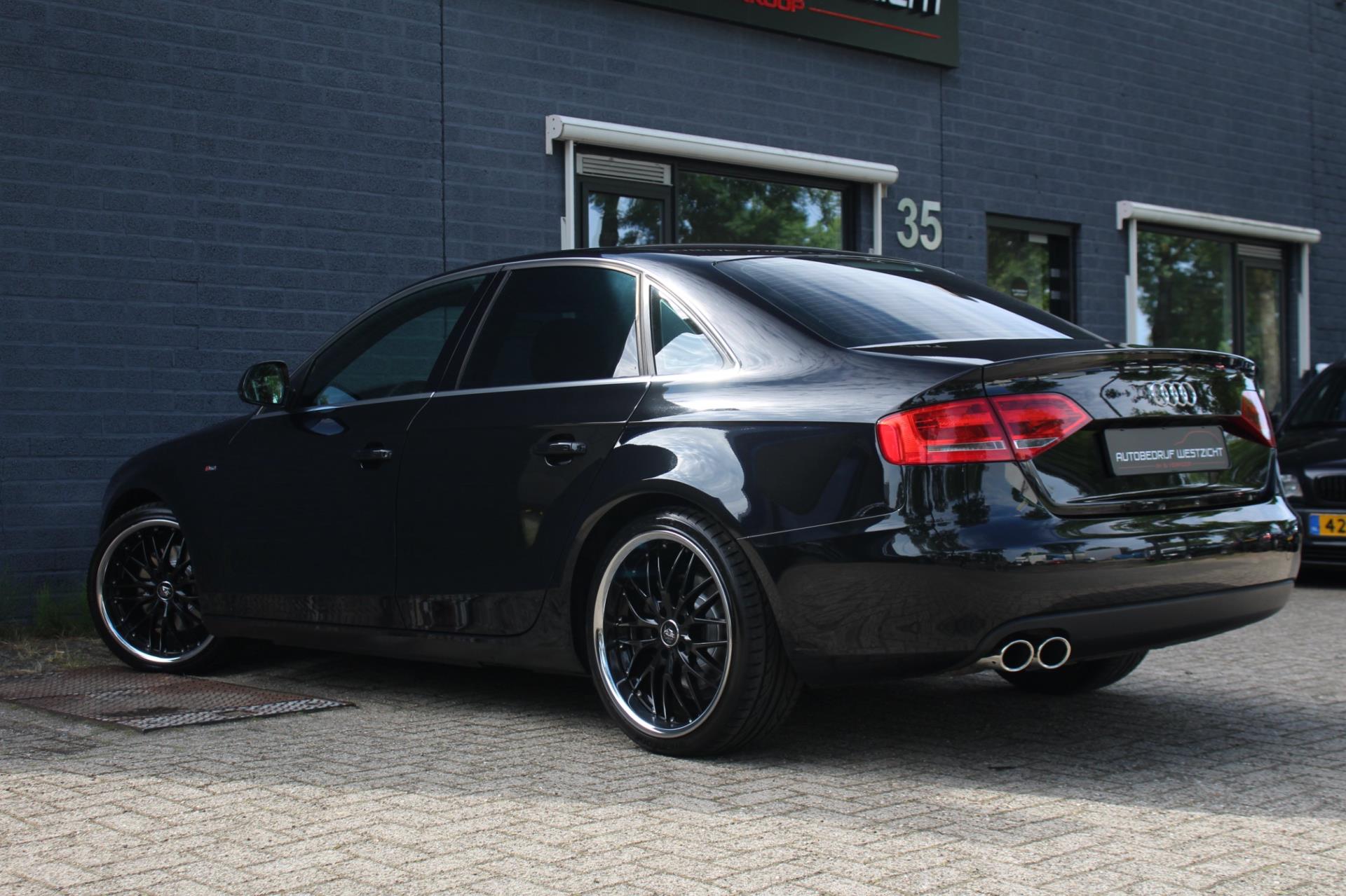 Audi A4 Limousine 2.0 TFSI, S-Line, 210PK, Youngtimer, NAP!