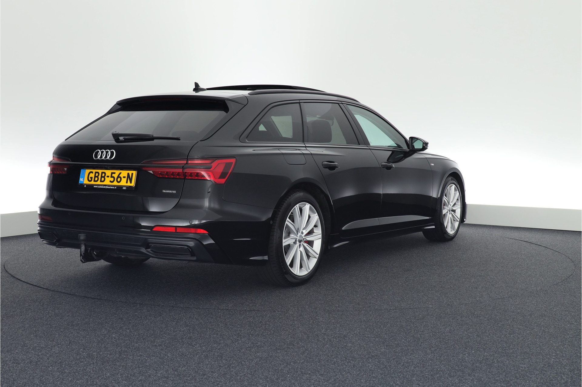 Audi A6 Avant 55 TFSI e 368pk quattro S-Line Trekhaak Camera Head-Up Keyless Leder Massage Panoramadak Navigatie