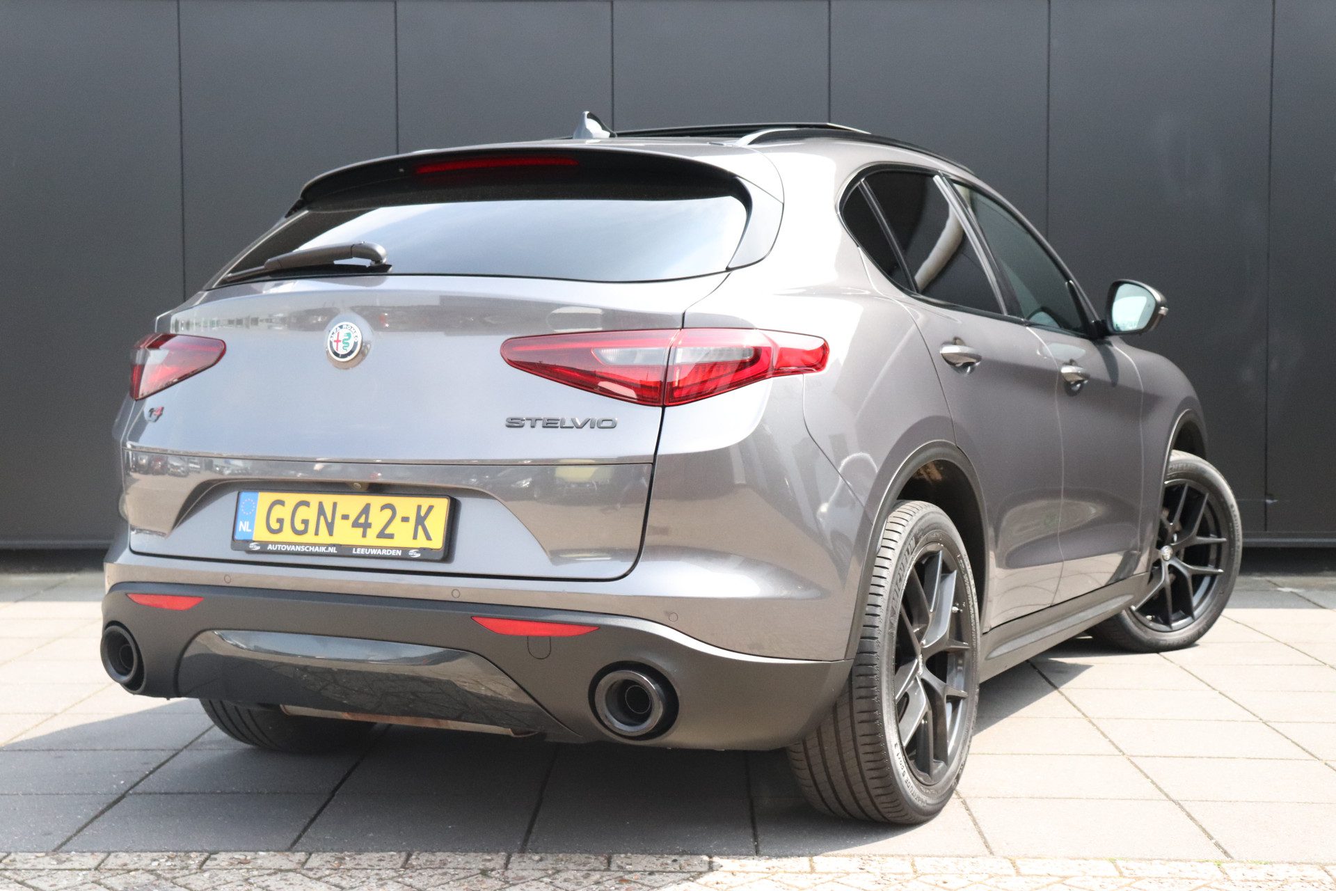 Alfa Romeo Stelvio 2.0 T AWD AUT | LEDER | NAVI | PANO | CAMERA | CRUISE | PDC