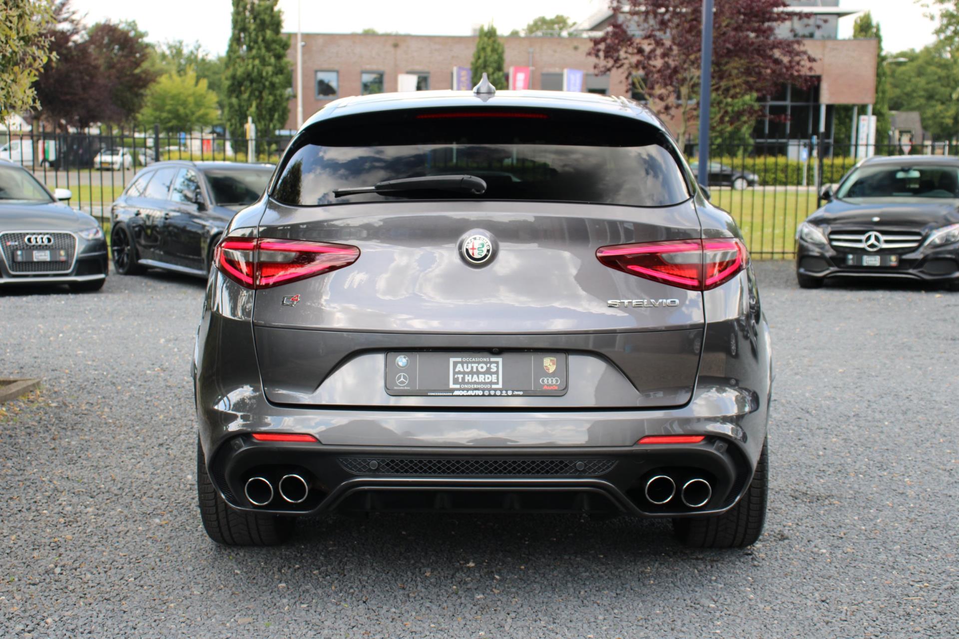 Alfa Romeo Stelvio 2.9 V6 AWD Quadrifoglio 510 PK ACC Carbon Harman Kardon 20”