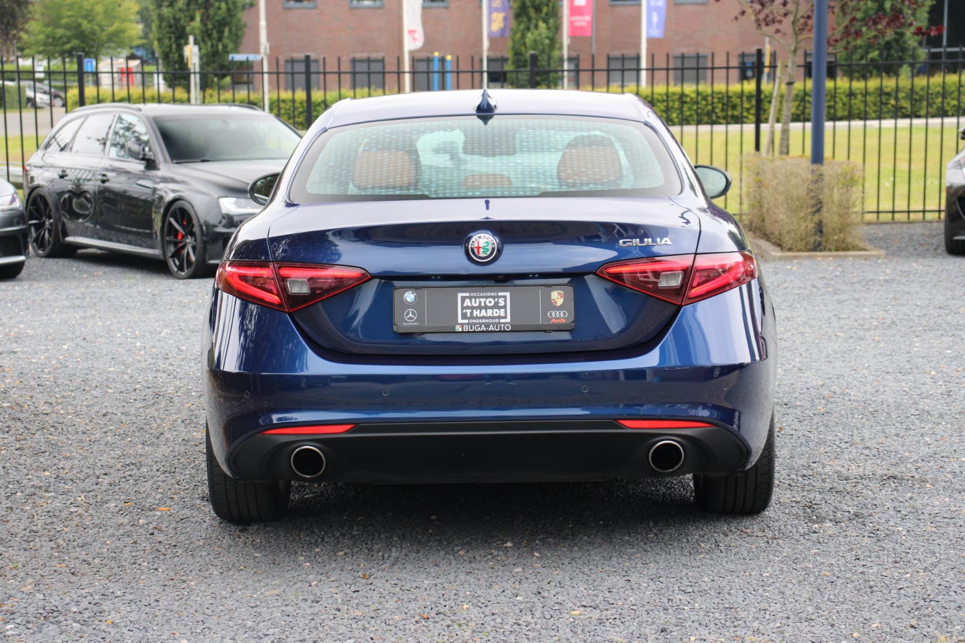 Alfa Romeo Giulia 2.0 Turbo Super 200 PK Aut. Xenon Camera Leder 17”