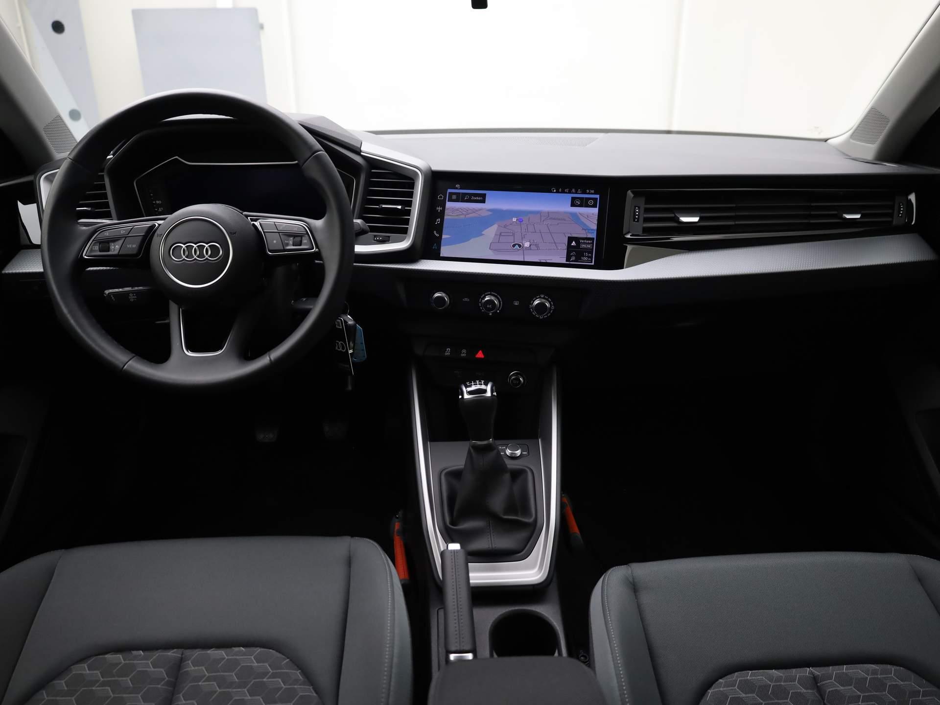 Audi A1 Sportback 30 TFSI/110PK Pro Line · Navigatie · Lane assist · 17″LM