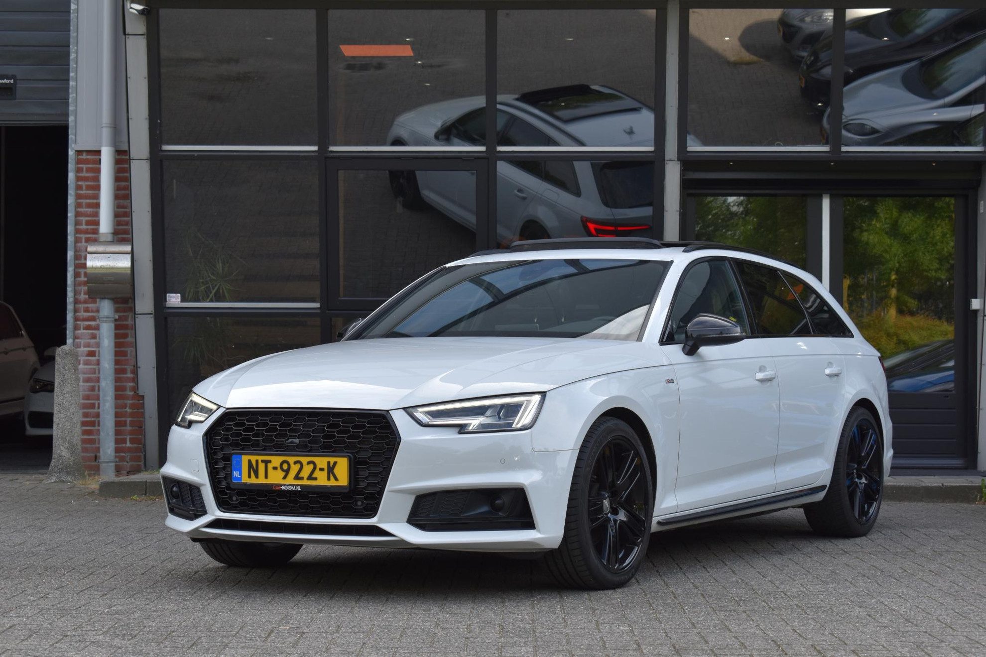 Audi A4 Avant 2.0 TDI quattro 3x S Line Pano Virtual Keyless 19″