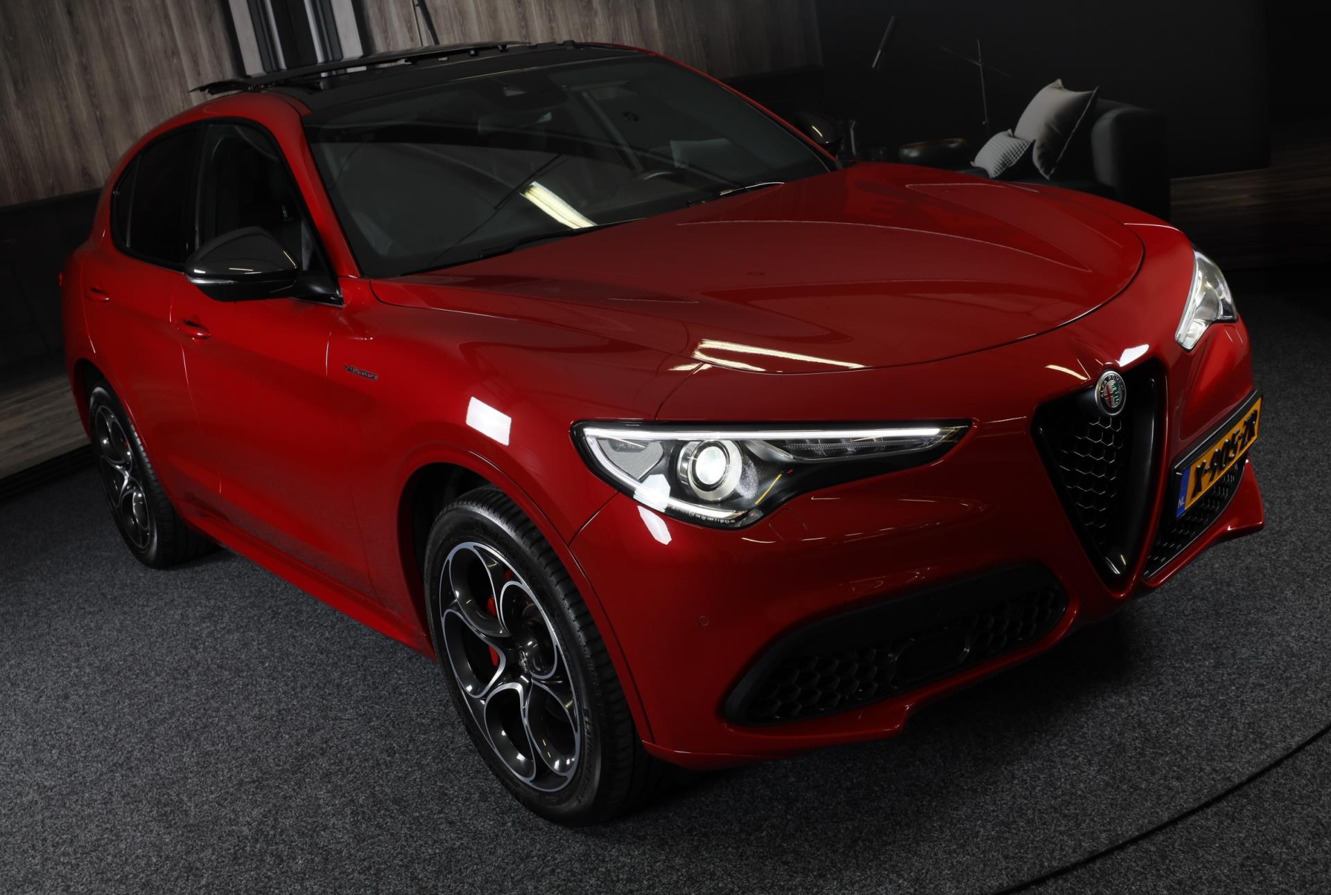 Alfa Romeo STELVIO 2.0 T AWD B-Tech Business Edition / FACELIFT / 280 PK / Navi / Acc / Leder / Memory / Lane Assist / Dode Hoek