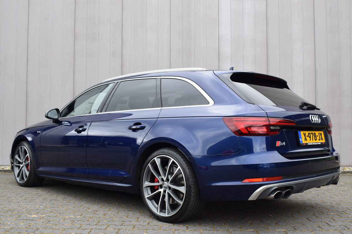 Audi A4 Avant 3.0 TFSi 354pk S4 Quattro Pro Line Plus LED | Virtual | Carplay | Leder/Alcantara | Camera | Dealer Onderhouden!!