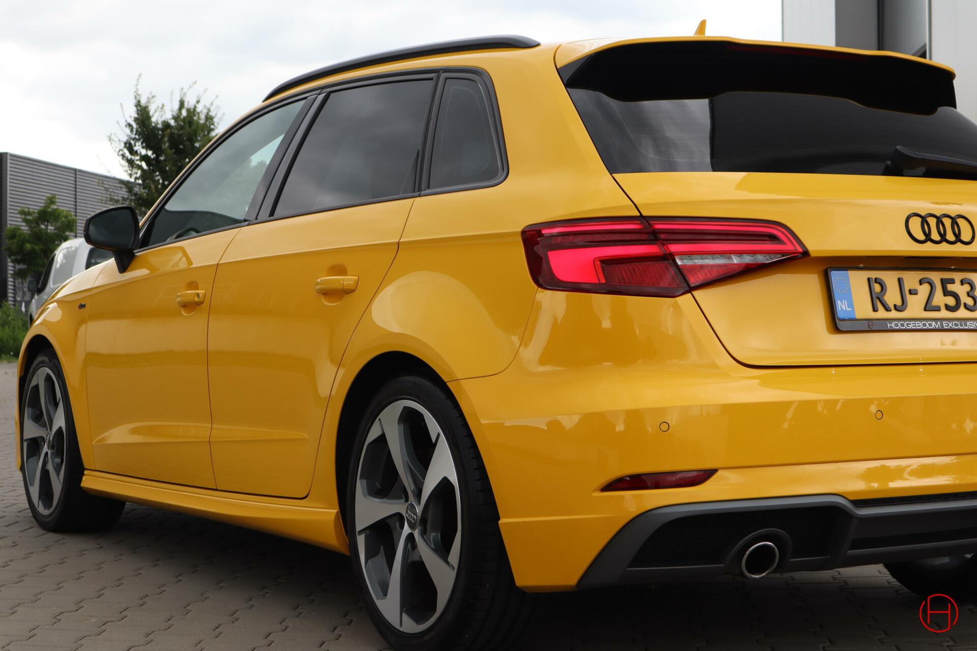 Audi A3 Sportback 1.0 TFSI Sport S Line / Vegas Yellow / Uniek & zeer mooi! / Liefhebbers auto!