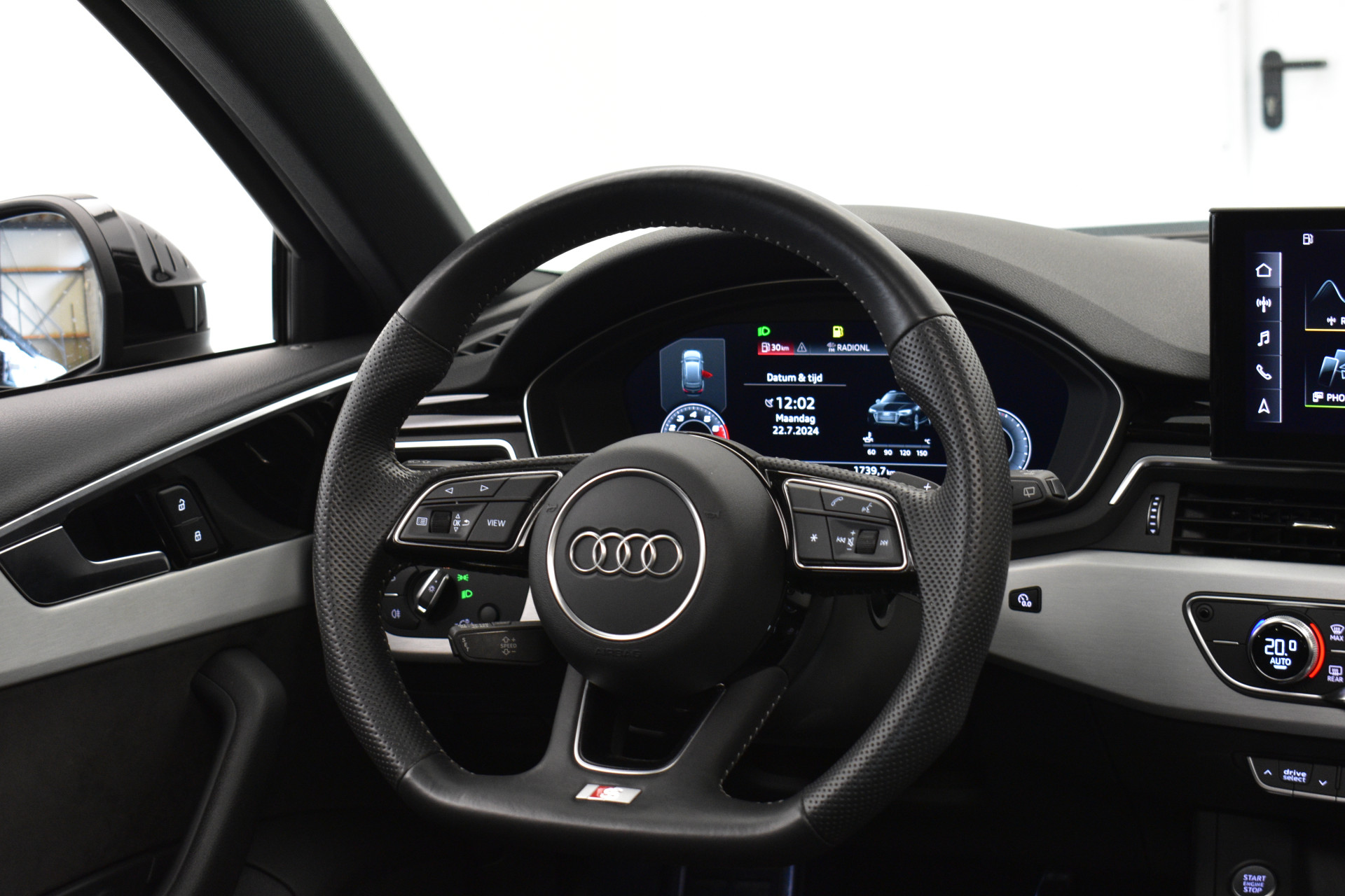 Audi A4 Avant 40 TFSI Launch ed RS Seats S-Line Pano