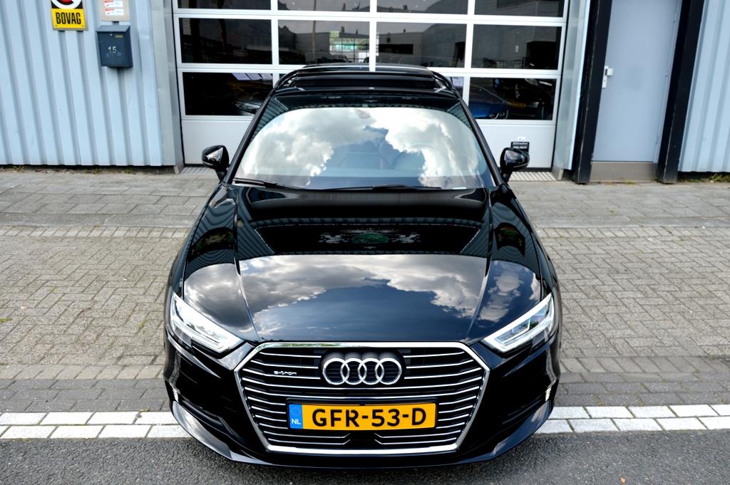 Audi A3 Sportback 40 e-tron 204PK LED/CAM/S18/NAVI/LEER/PANO