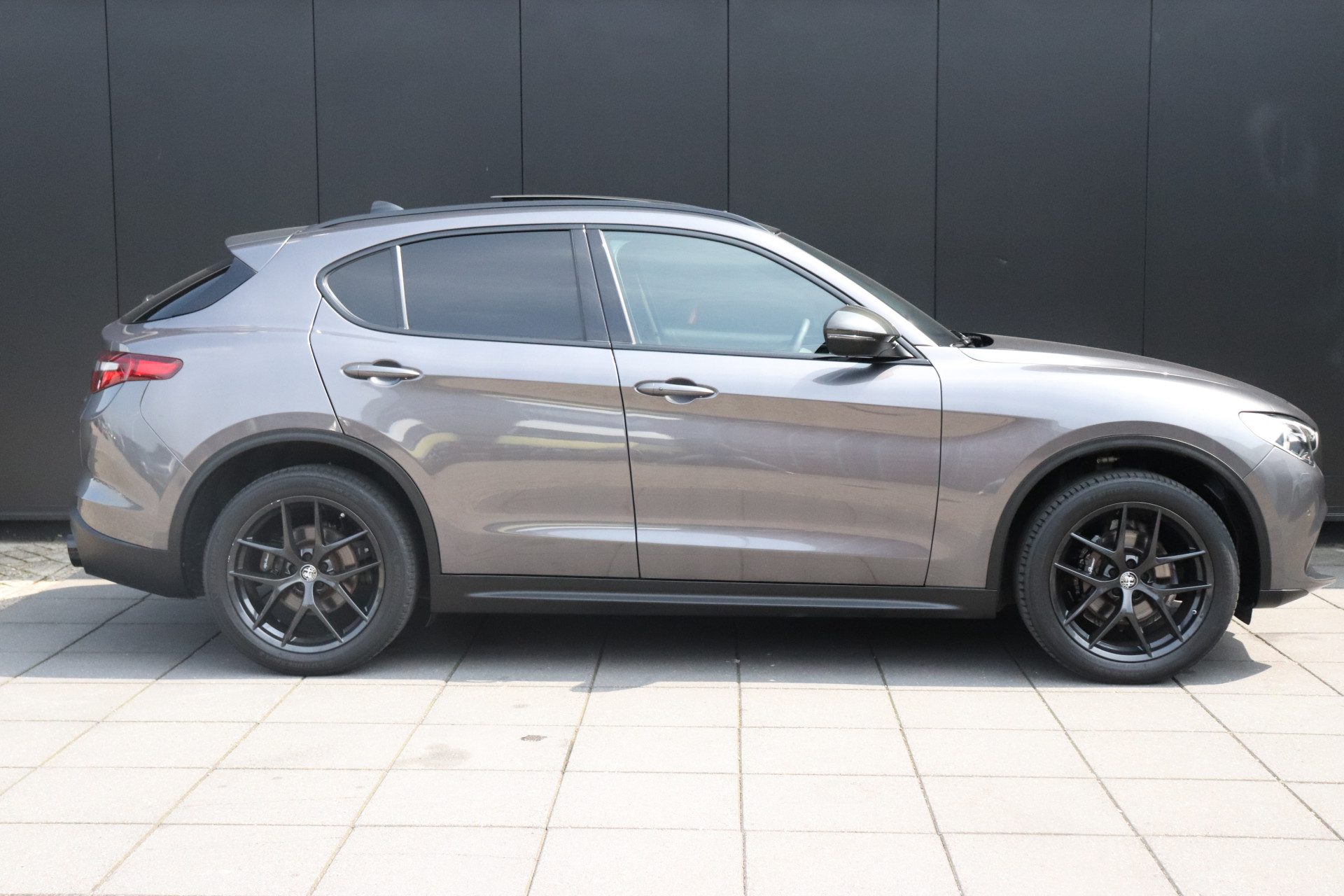 Alfa Romeo Stelvio 2.0 T AWD AUT | LEDER | NAVI | PANO | CAMERA | CRUISE | PDC