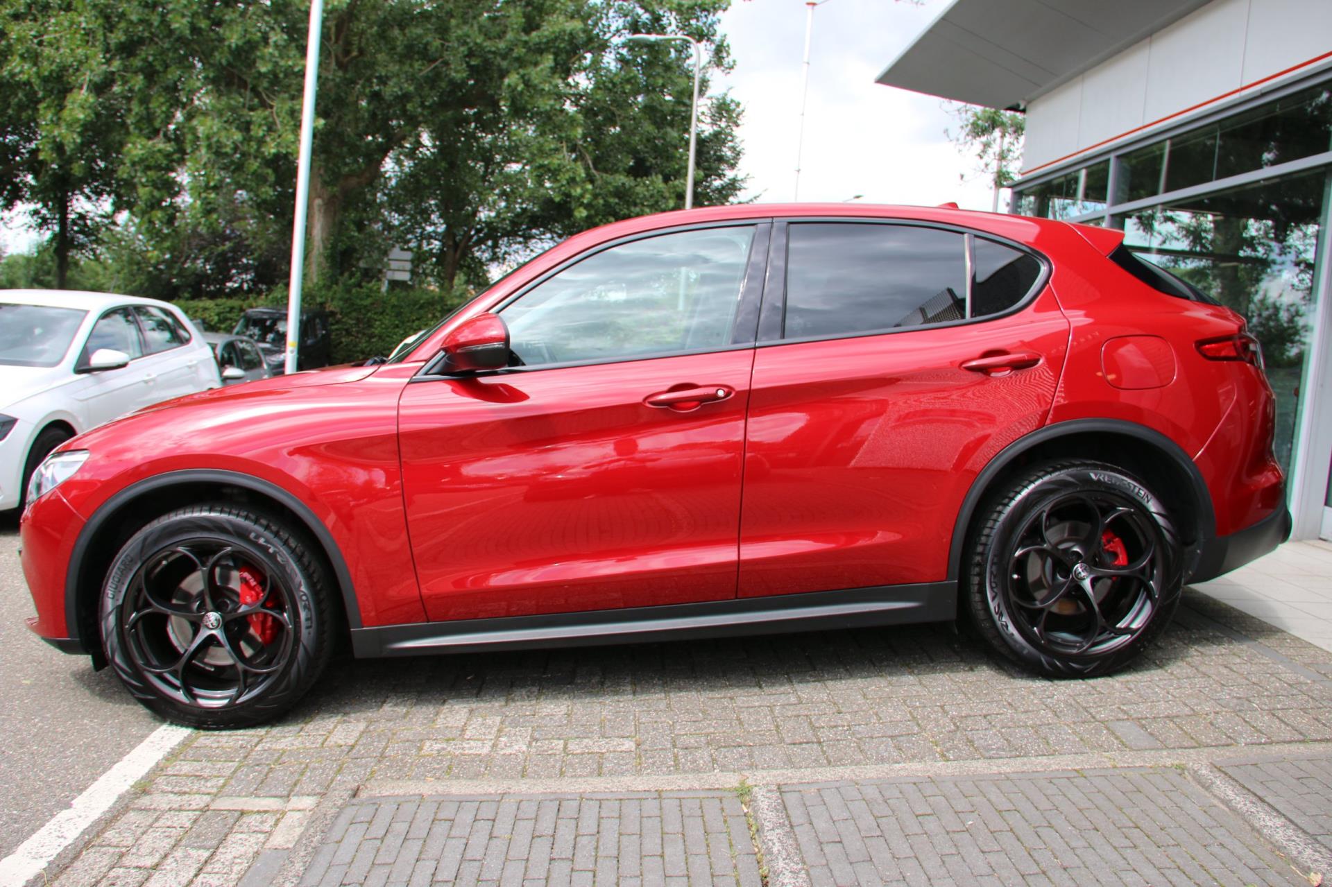 Alfa Romeo Stelvio 2.0 T AWD Super TREKHAAK Q4 280PK!